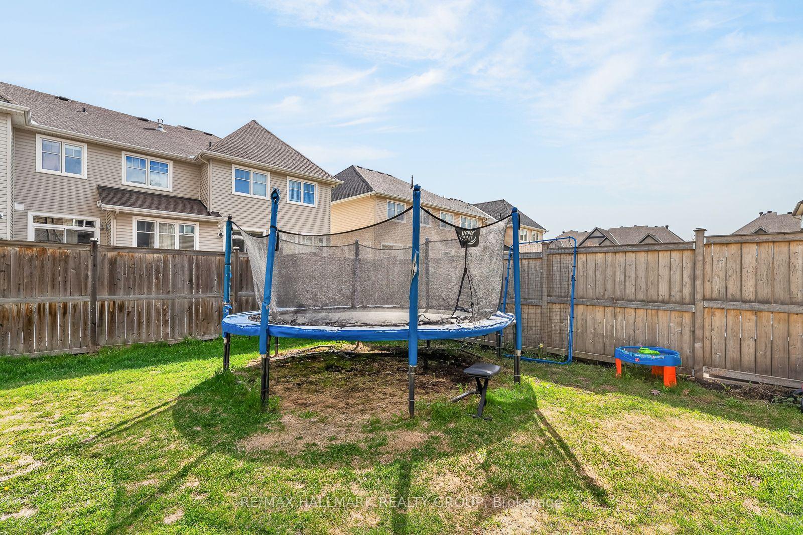 Photo 37 of 834 Cedar Creek Drive, Ottawa, Blossom Park/Kemp Park/Findlay Creek — HOMEH