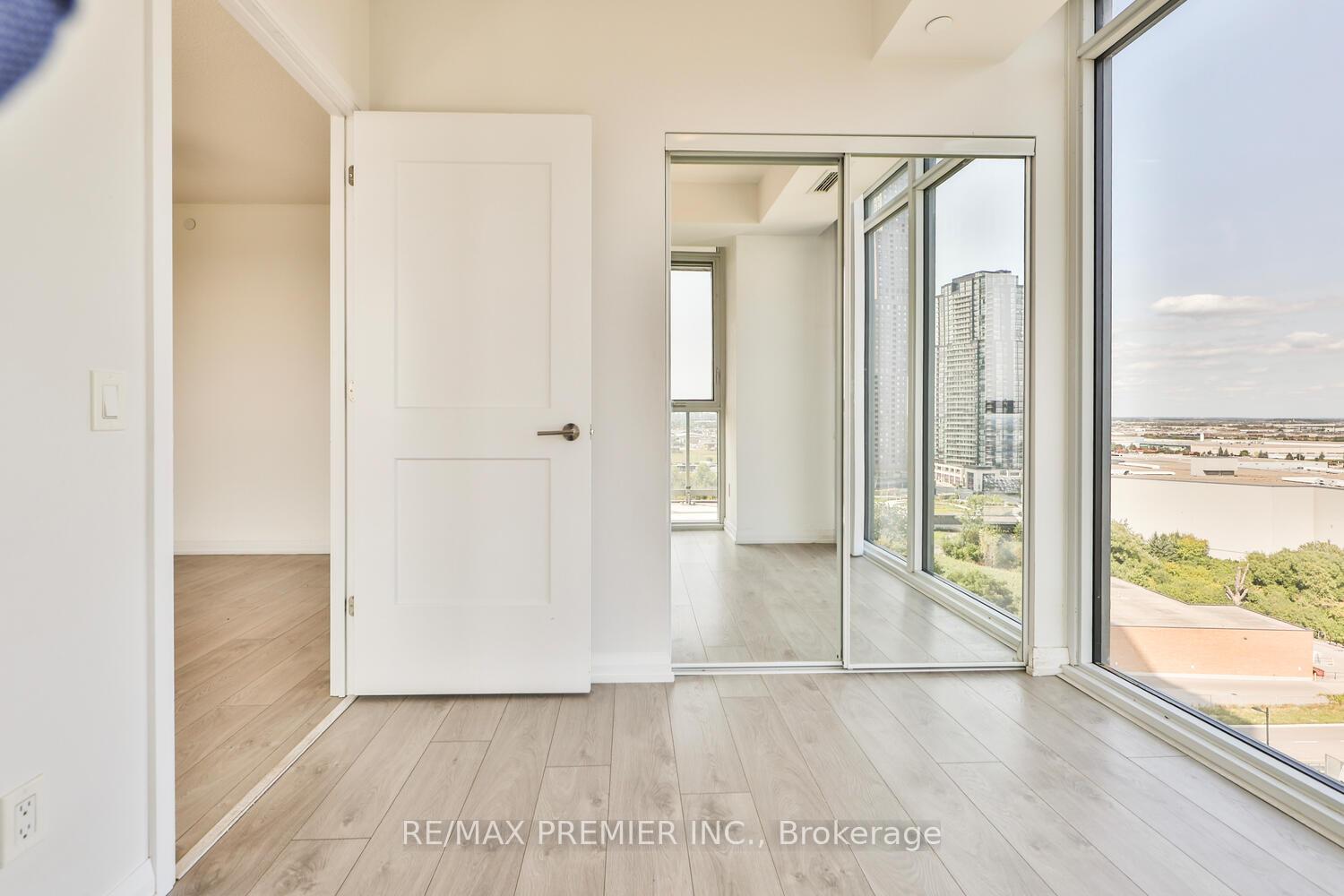 Photo 5 of Unit 1504, 7895 Jane Street, Vaughan, Concord — HOMEH