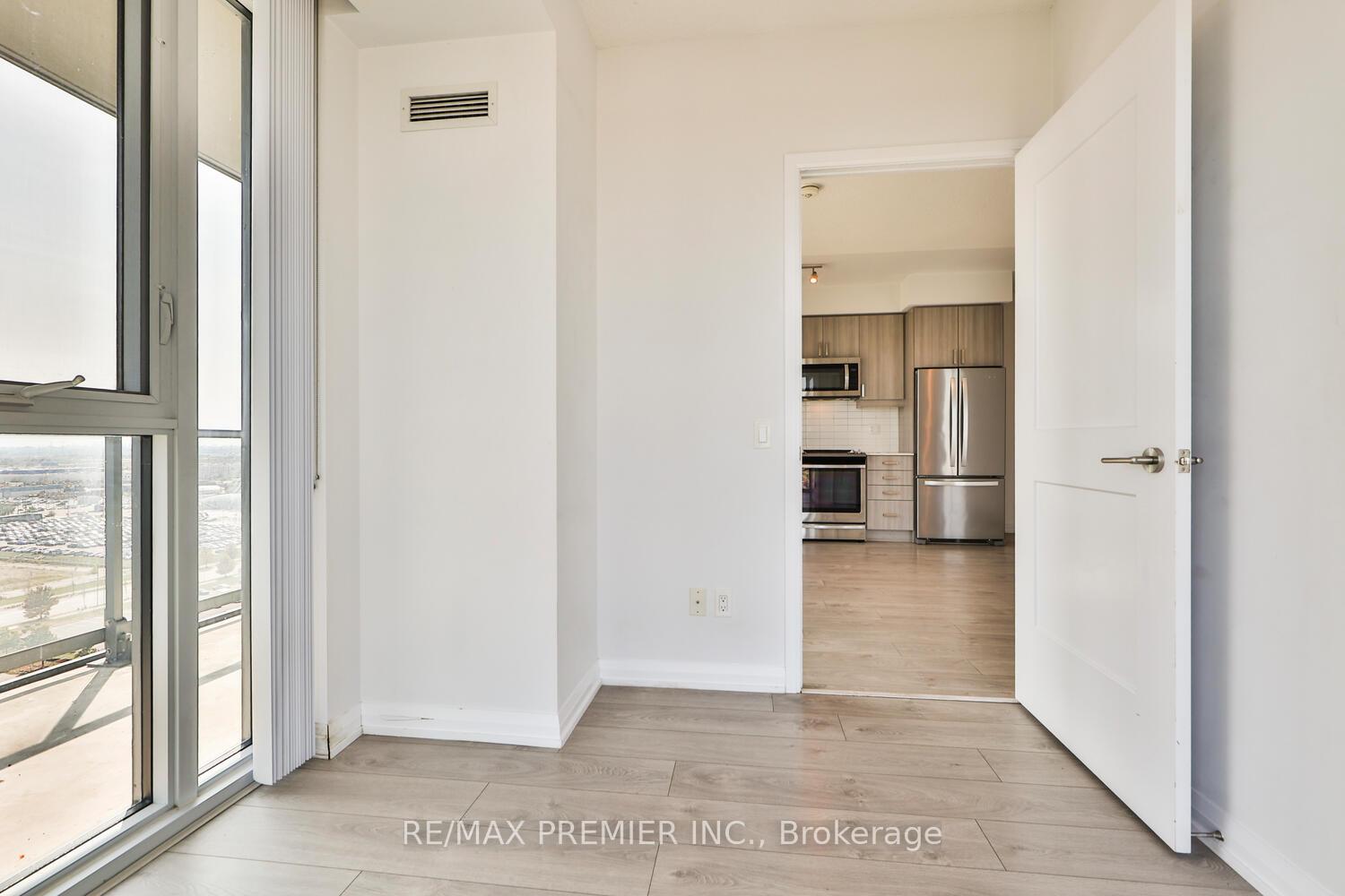 Photo 6 of Unit 1504, 7895 Jane Street, Vaughan, Concord — HOMEH
