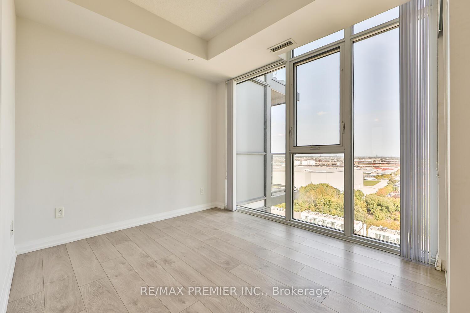 Photo 10 of Unit 1504, 7895 Jane Street, Vaughan, Concord — HOMEH
