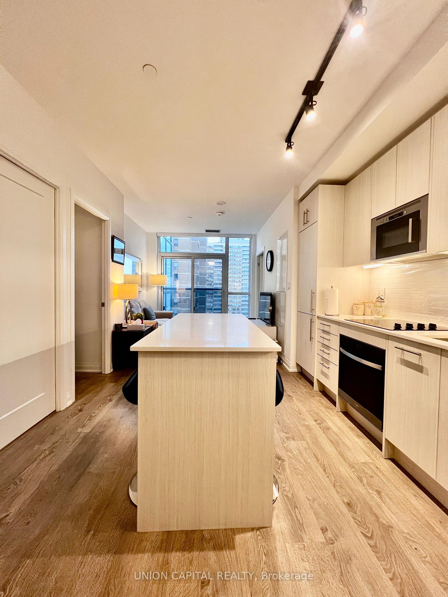 Photo 2 of Unit 1111, 286 Main Street, Toronto, East End-Danforth — HOMEH