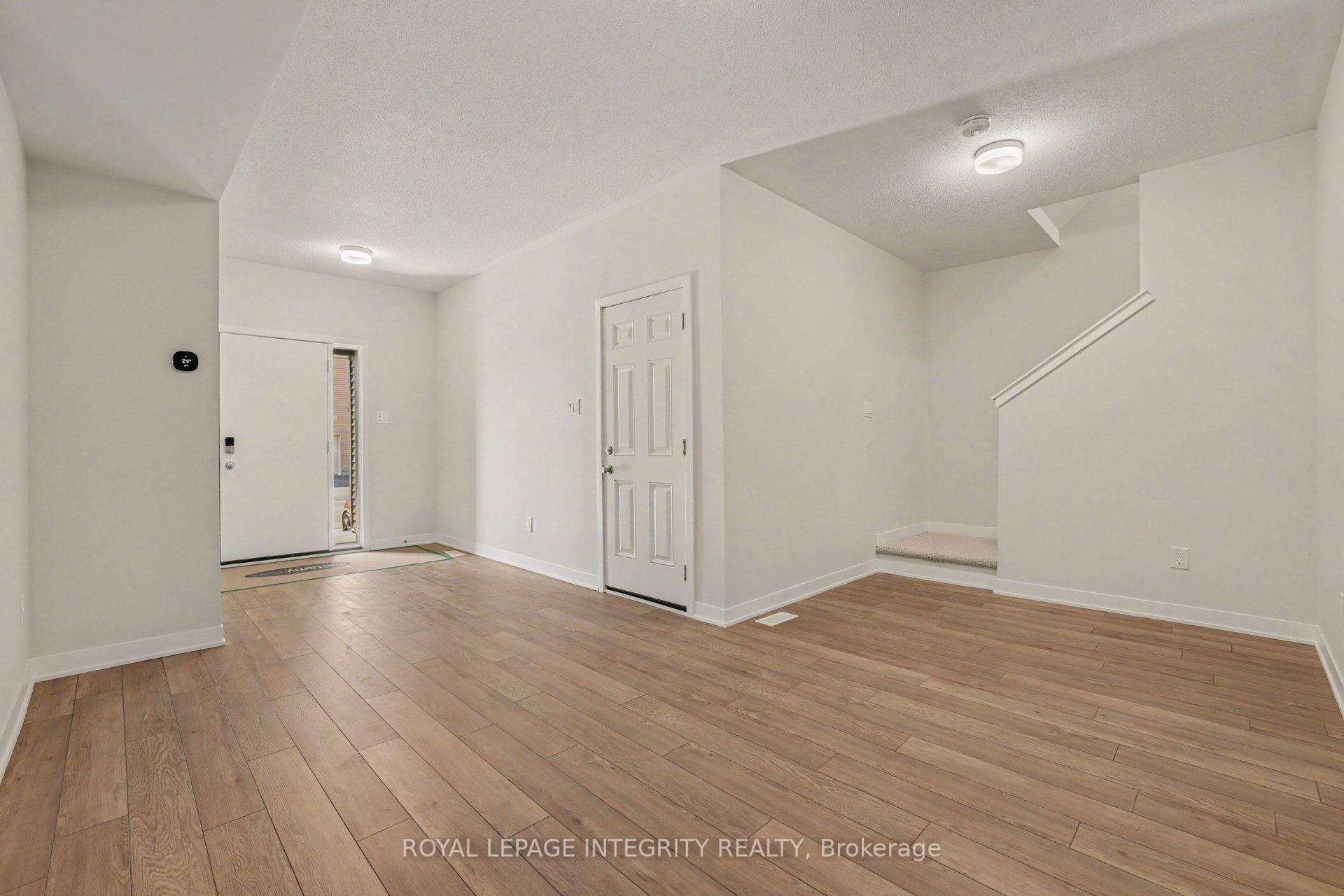Photo 4 of 825 Demulcent Lane, Ottawa, Kanata - Rural Kanata (Central) — HOMEH