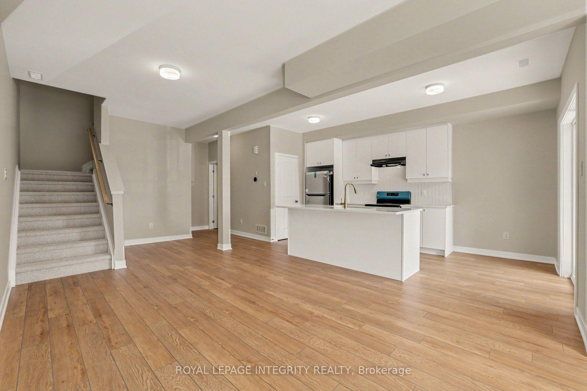 Photo 5 of 825 Demulcent Lane, Ottawa, Kanata - Rural Kanata (Central) — HOMEH