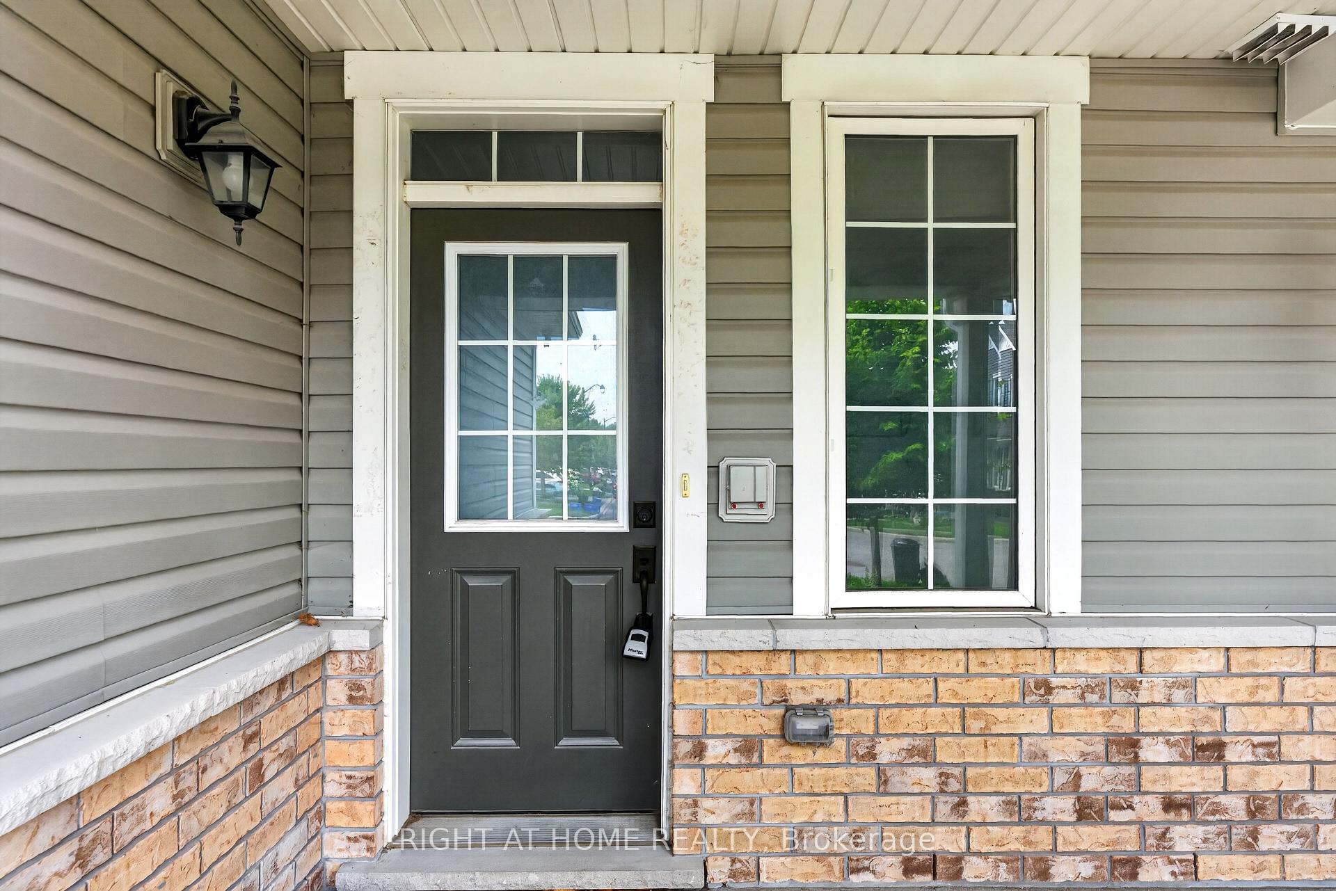 Photo 3 of 116 Conifer Creek Circle, Ottawa, Kanata - Emerald Meadows/Trailwest — HOMEH
