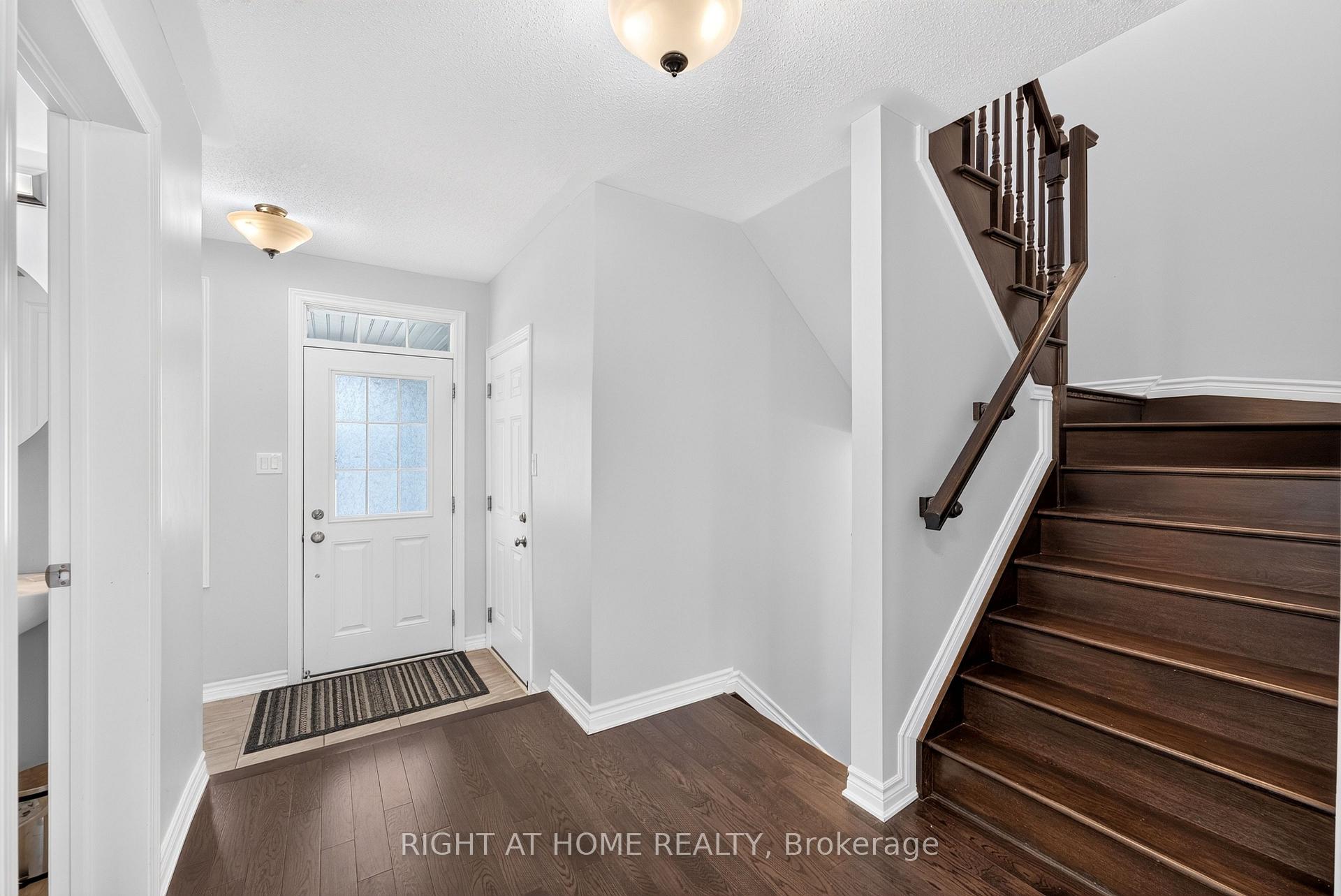 Photo 8 of 116 Conifer Creek Circle, Ottawa, Kanata - Emerald Meadows/Trailwest — HOMEH