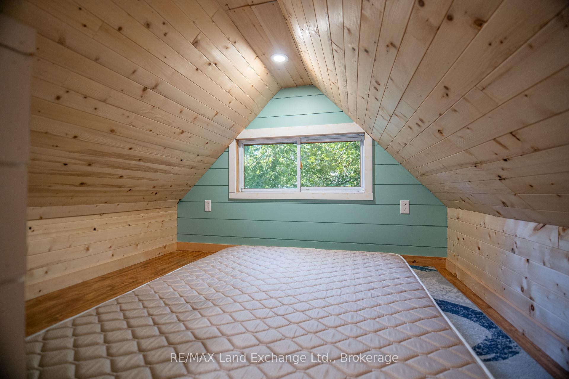 Photo 10 of 18 Hicks Lane N, Kincardine — HOMEH
