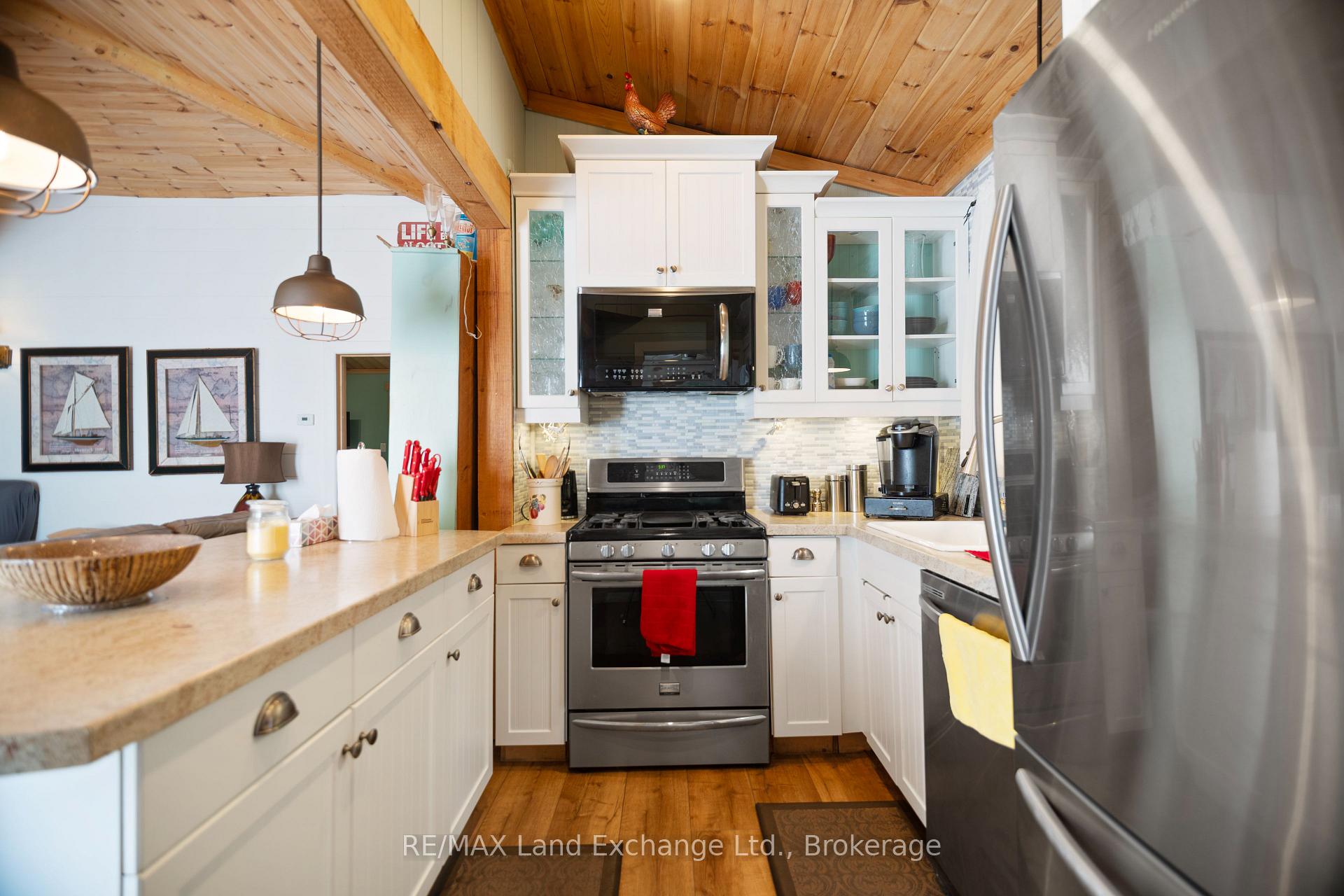 Photo 26 of 18 Hicks Lane N, Kincardine — HOMEH