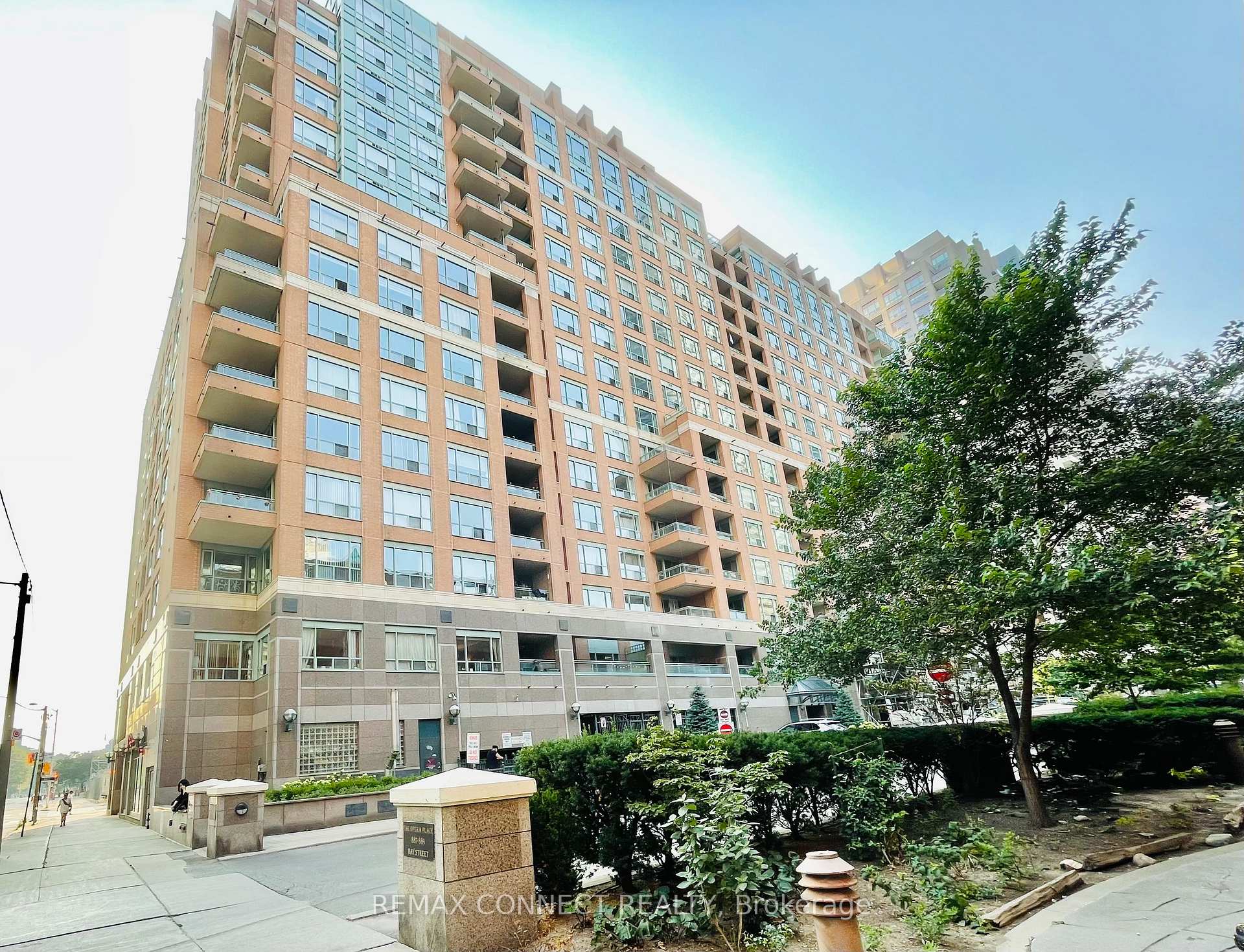 Front of Unit 304 (2nd BR), 889 Bay Street