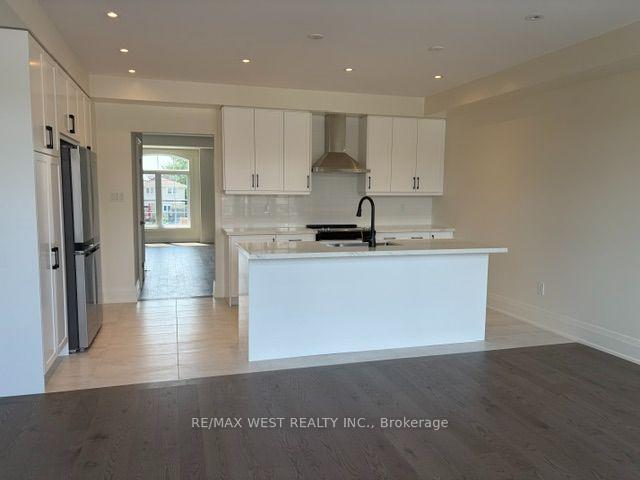 Photo 5 of 30 Wakely Crescent, Clarington, Courtice — HOMEH