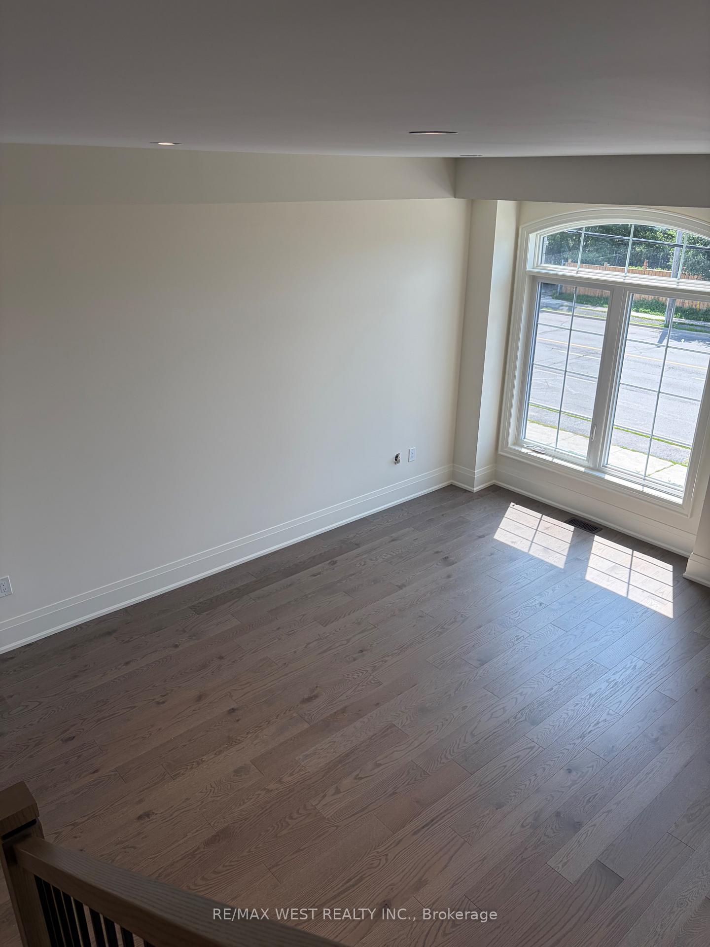 Photo 12 of 30 Wakely Crescent, Clarington, Courtice — HOMEH