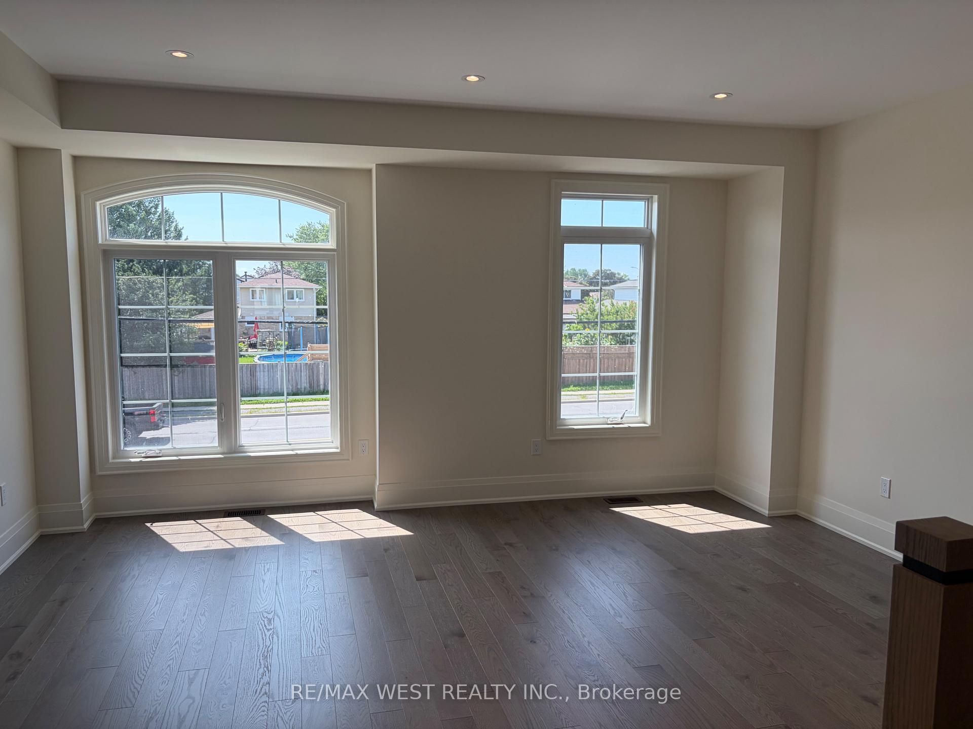 Photo 13 of 30 Wakely Crescent, Clarington, Courtice — HOMEH