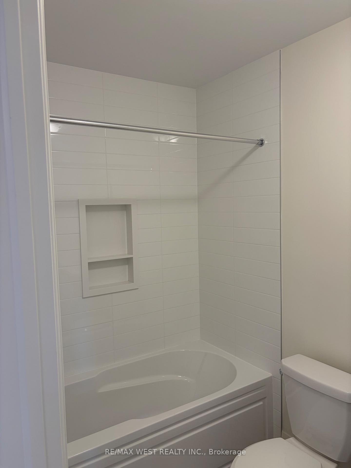 Photo 15 of 30 Wakely Crescent, Clarington, Courtice — HOMEH