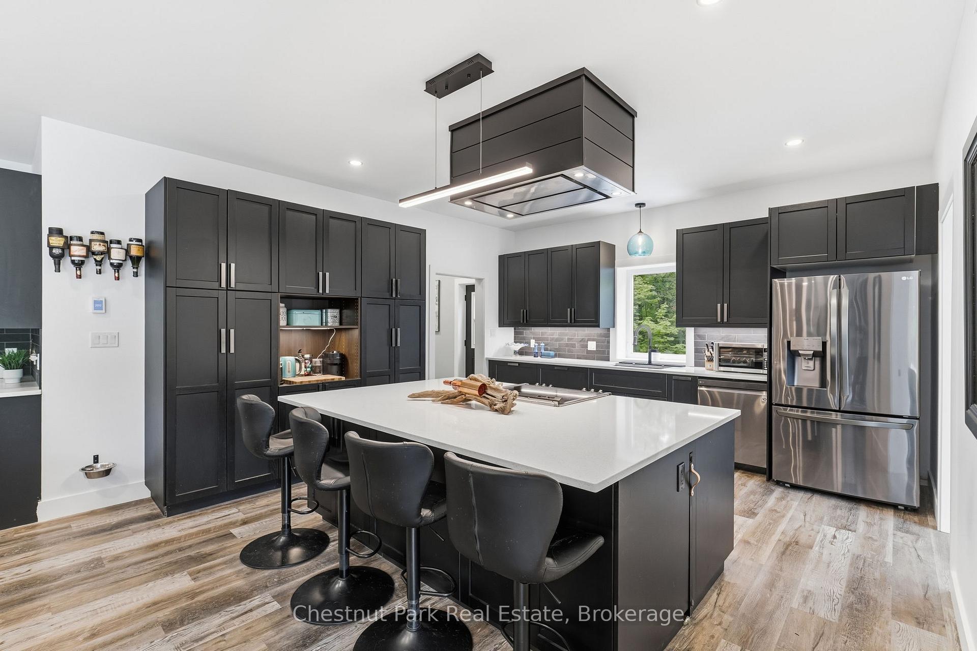 Photo 16 of 149 Lynx Drive, Kearney — HOMEH