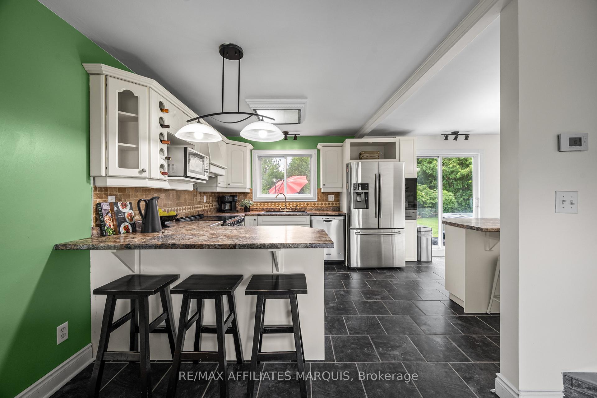 Photo 11 of 3 Sunset Drive, Rideau Lakes, Rideau Lakes (South Elmsley) Twp — HOMEH