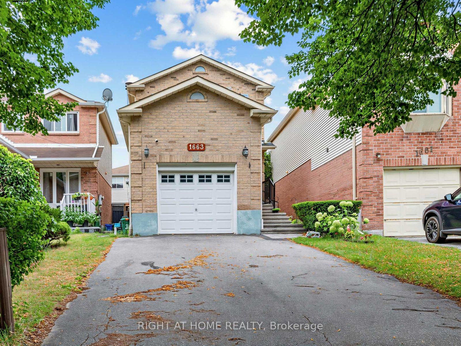 Photo 2 of 1663 Tawnberry Street, Pickering, Brock Ridge — HOMEH