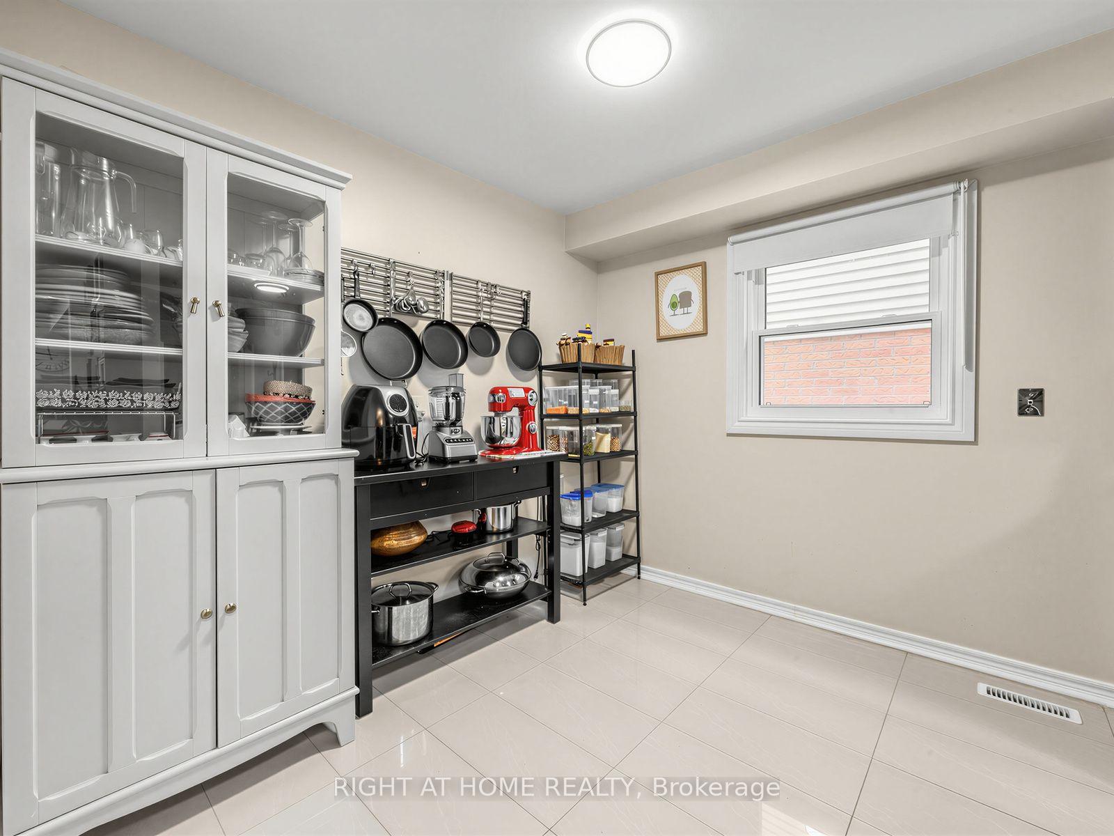 Photo 12 of 1663 Tawnberry Street, Pickering, Brock Ridge — HOMEH