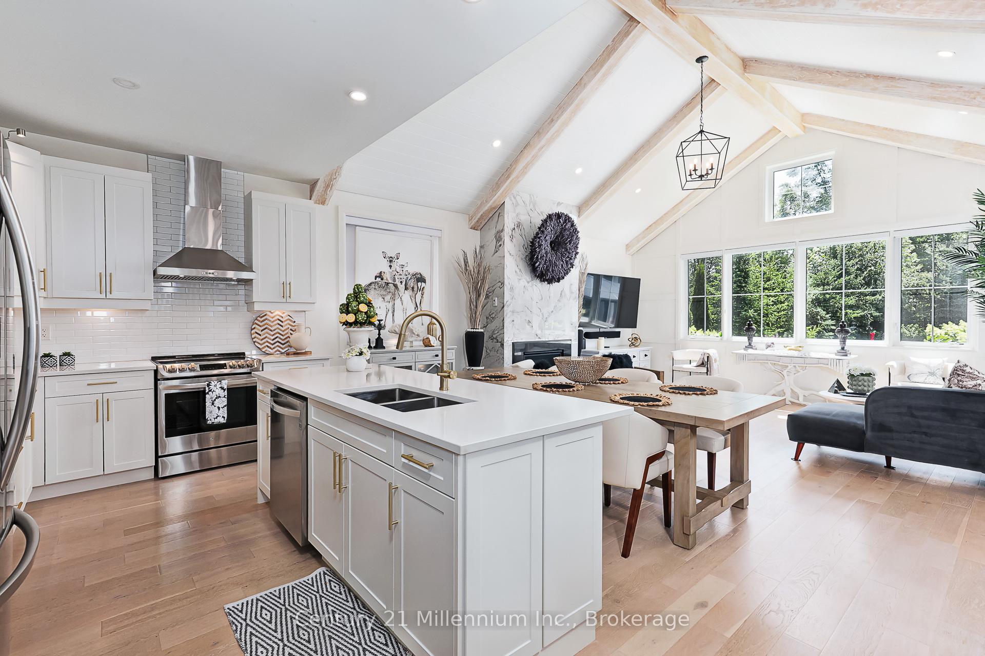 Photo 5 of 103 White Oak Crescent, Blue Mountains — HOMEH