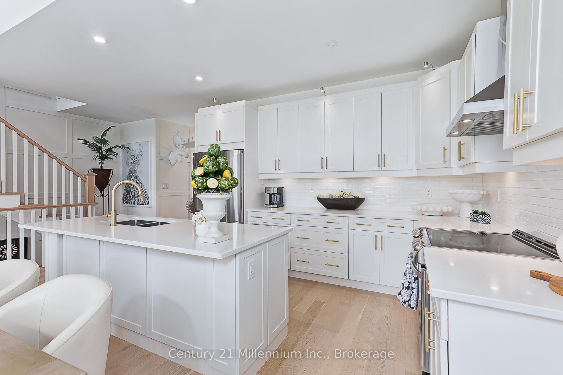 Photo 7 of 103 White Oak Crescent, Blue Mountains — HOMEH