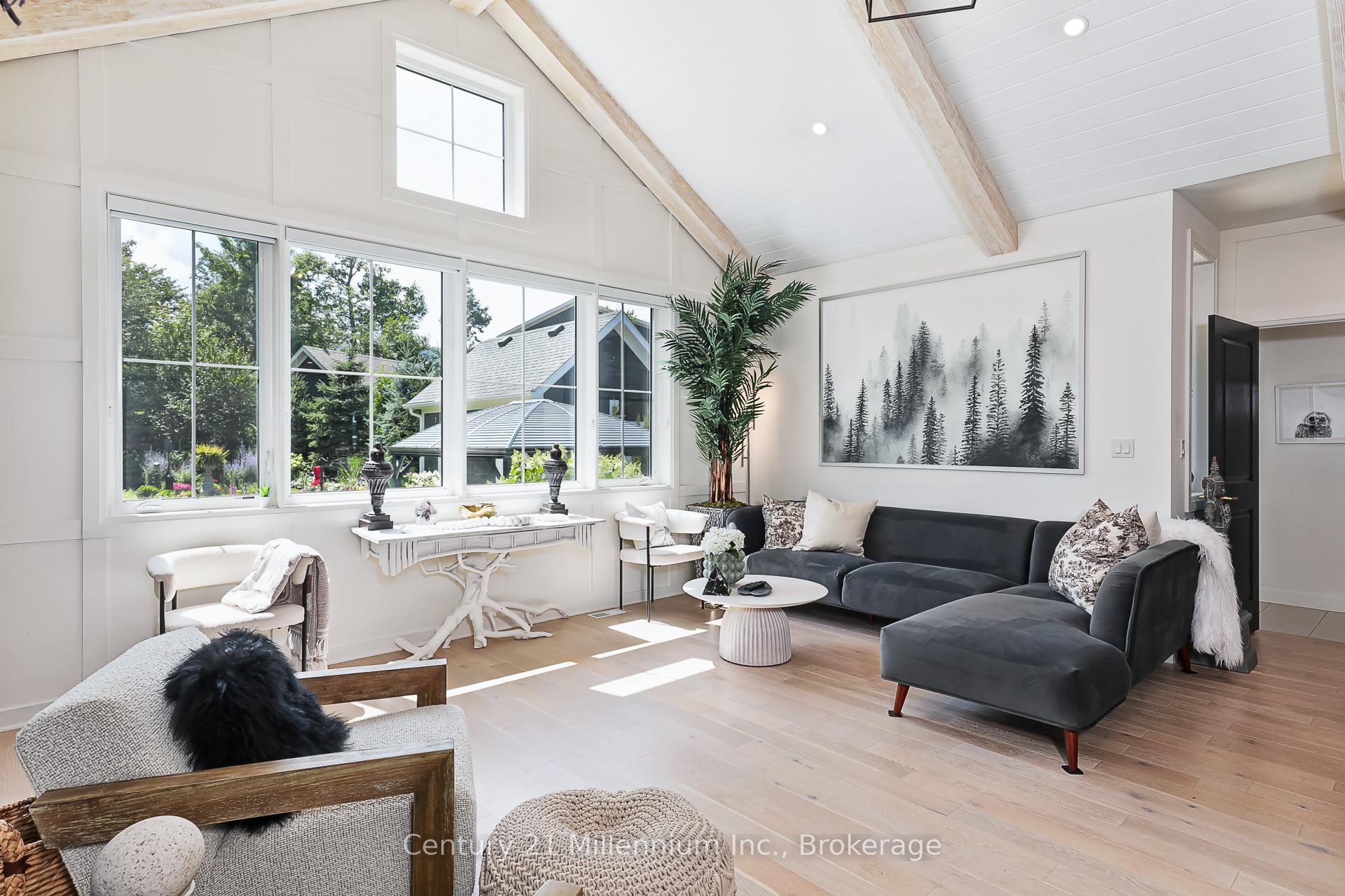 Photo 10 of 103 White Oak Crescent, Blue Mountains — HOMEH