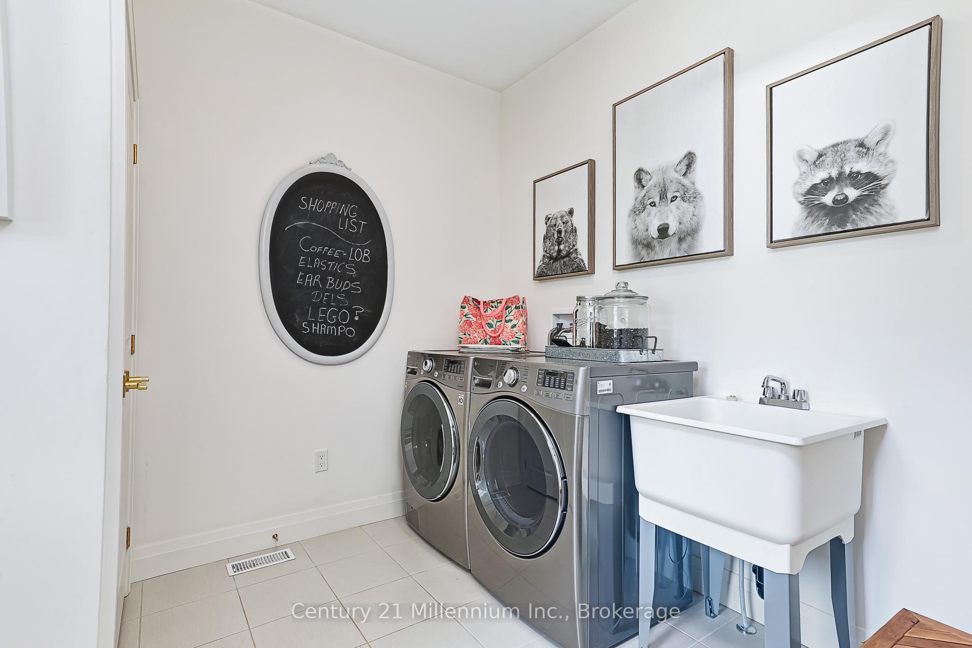 Photo 14 of 103 White Oak Crescent, Blue Mountains — HOMEH