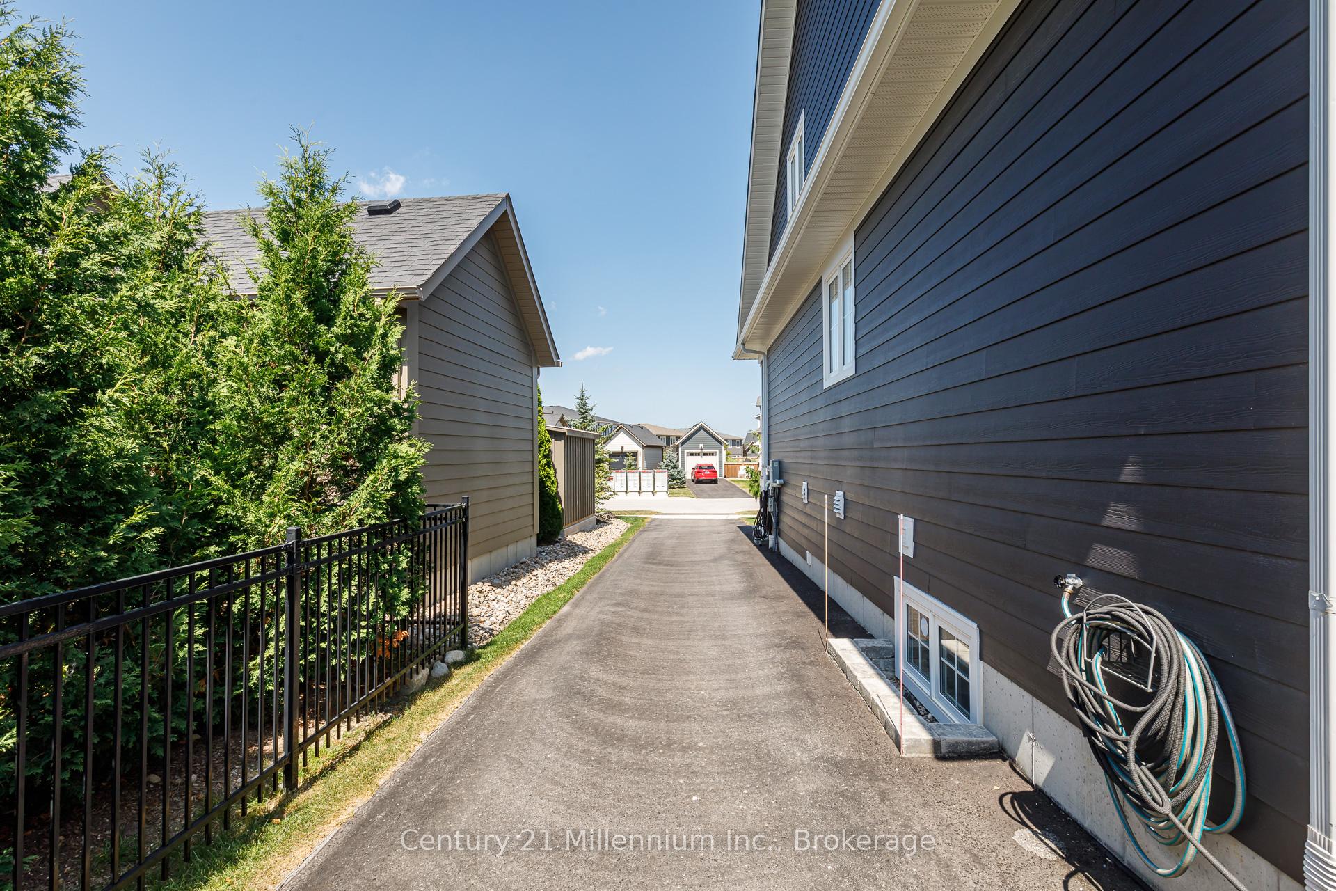 Photo 39 of 103 White Oak Crescent, Blue Mountains — HOMEH