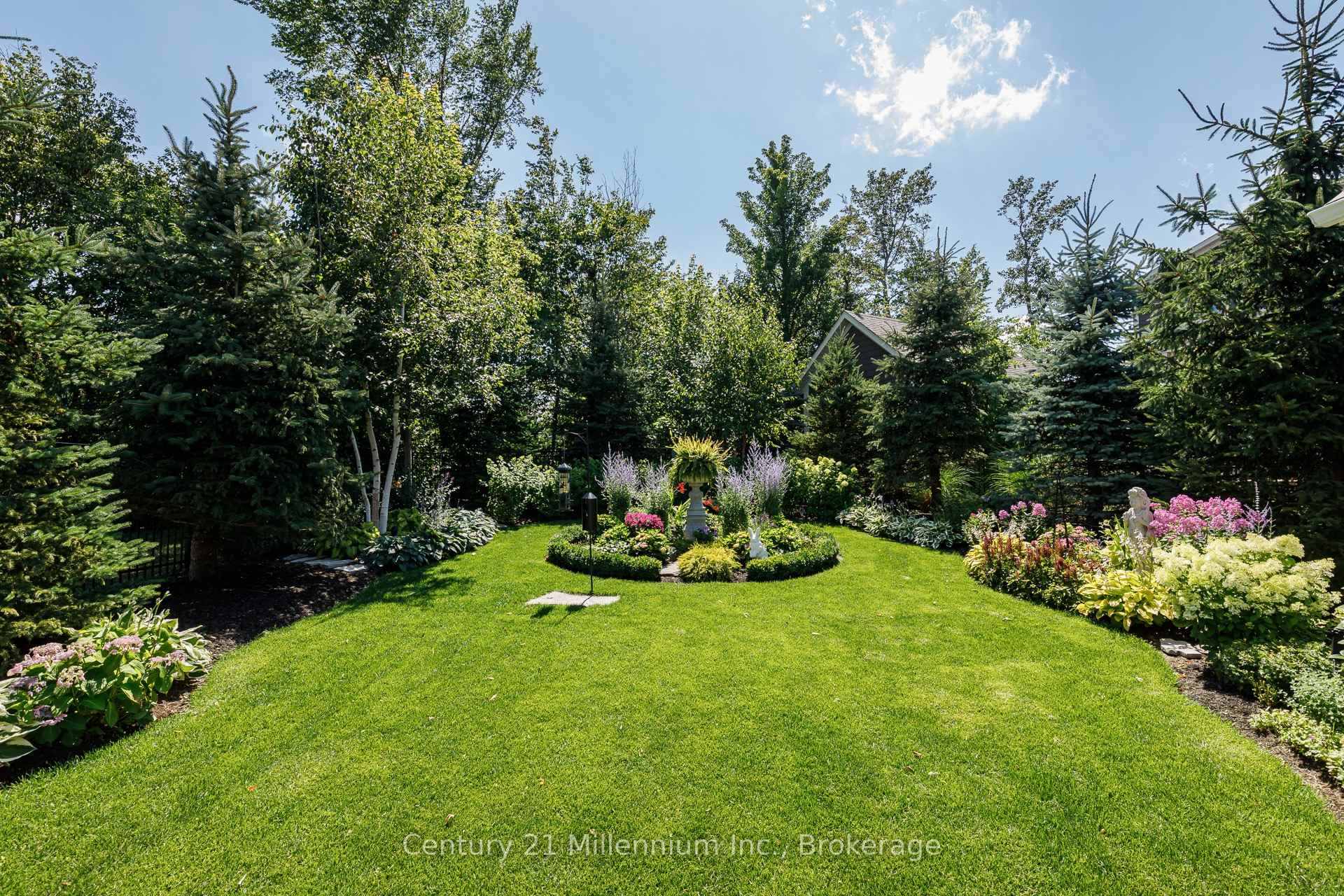 Photo 43 of 103 White Oak Crescent, Blue Mountains — HOMEH
