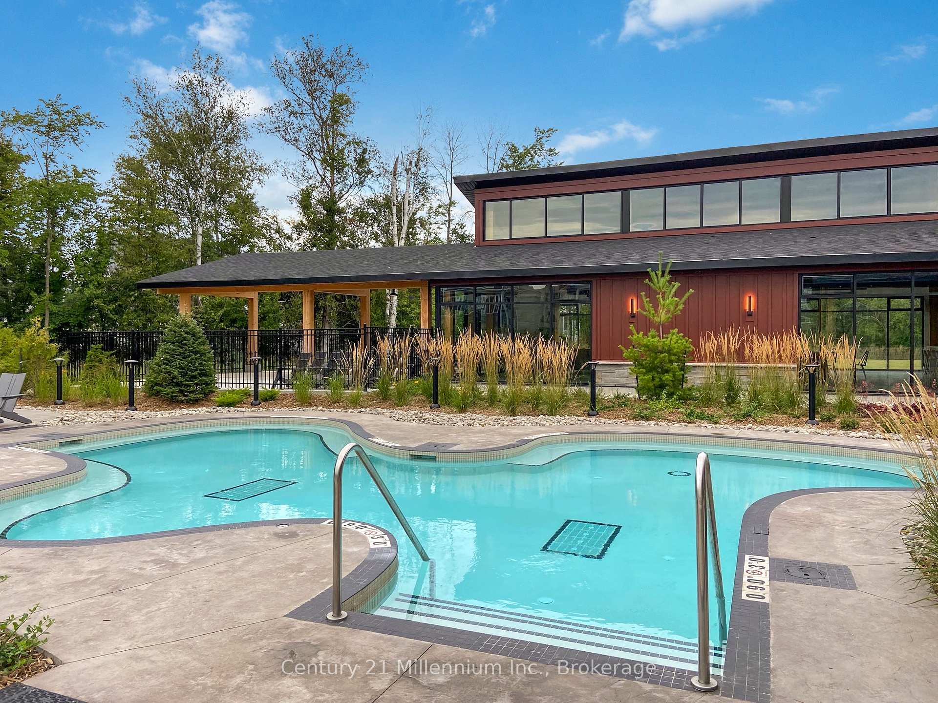Photo 46 of 103 White Oak Crescent, Blue Mountains — HOMEH