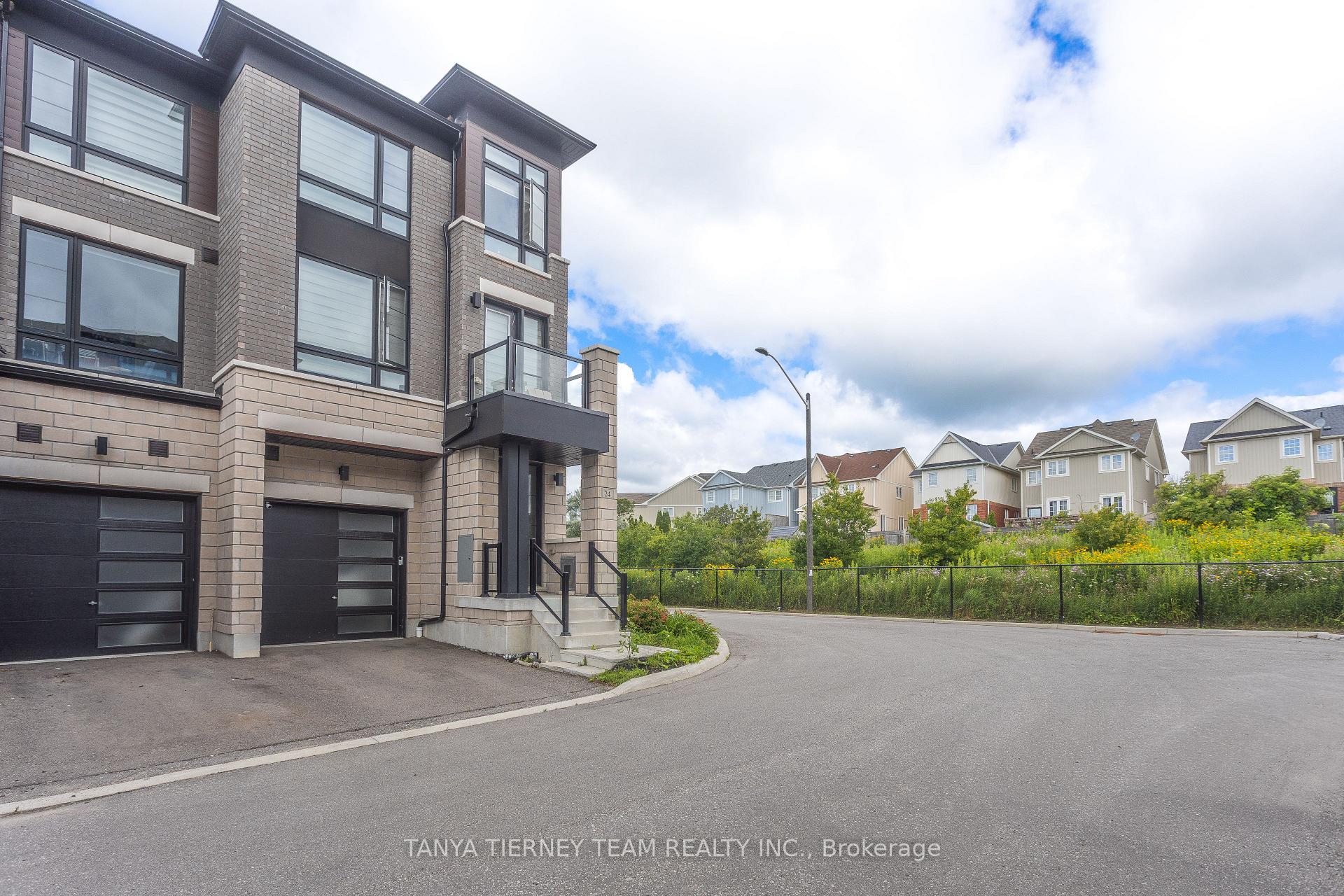 Photo 2 of 24 Lake Trail Way, Whitby, Brooklin — HOMEH