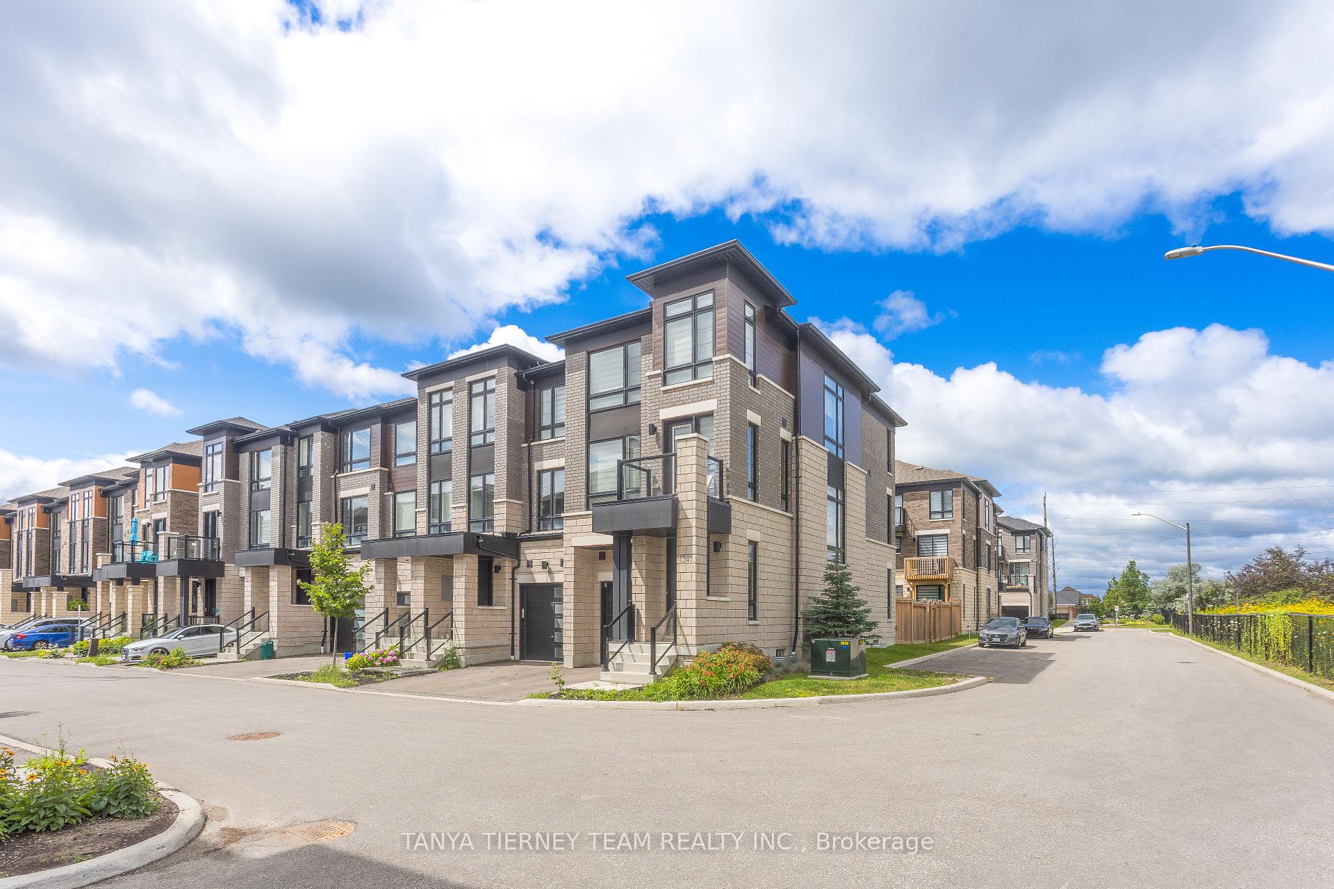 Photo 3 of 24 Lake Trail Way, Whitby, Brooklin — HOMEH