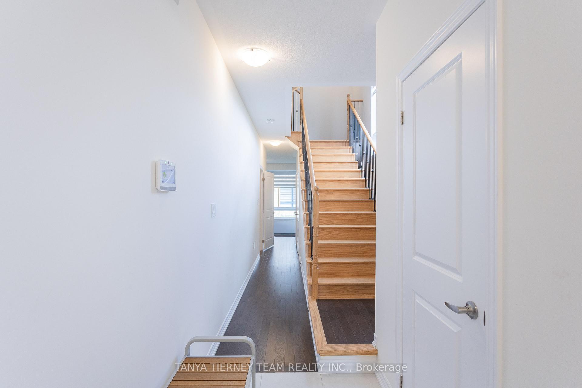 Photo 7 of 24 Lake Trail Way, Whitby, Brooklin — HOMEH