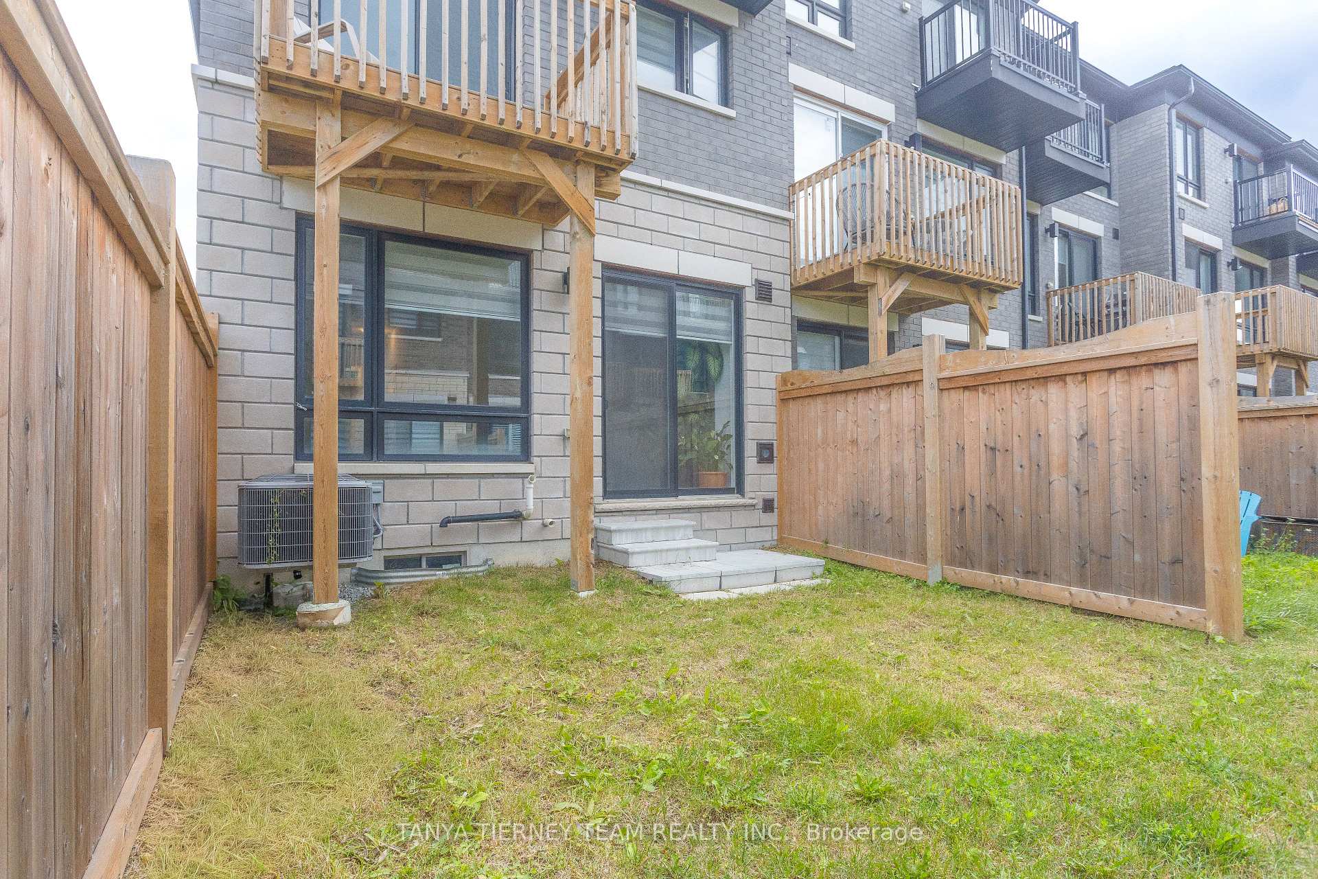 Photo 34 of 24 Lake Trail Way, Whitby, Brooklin — HOMEH