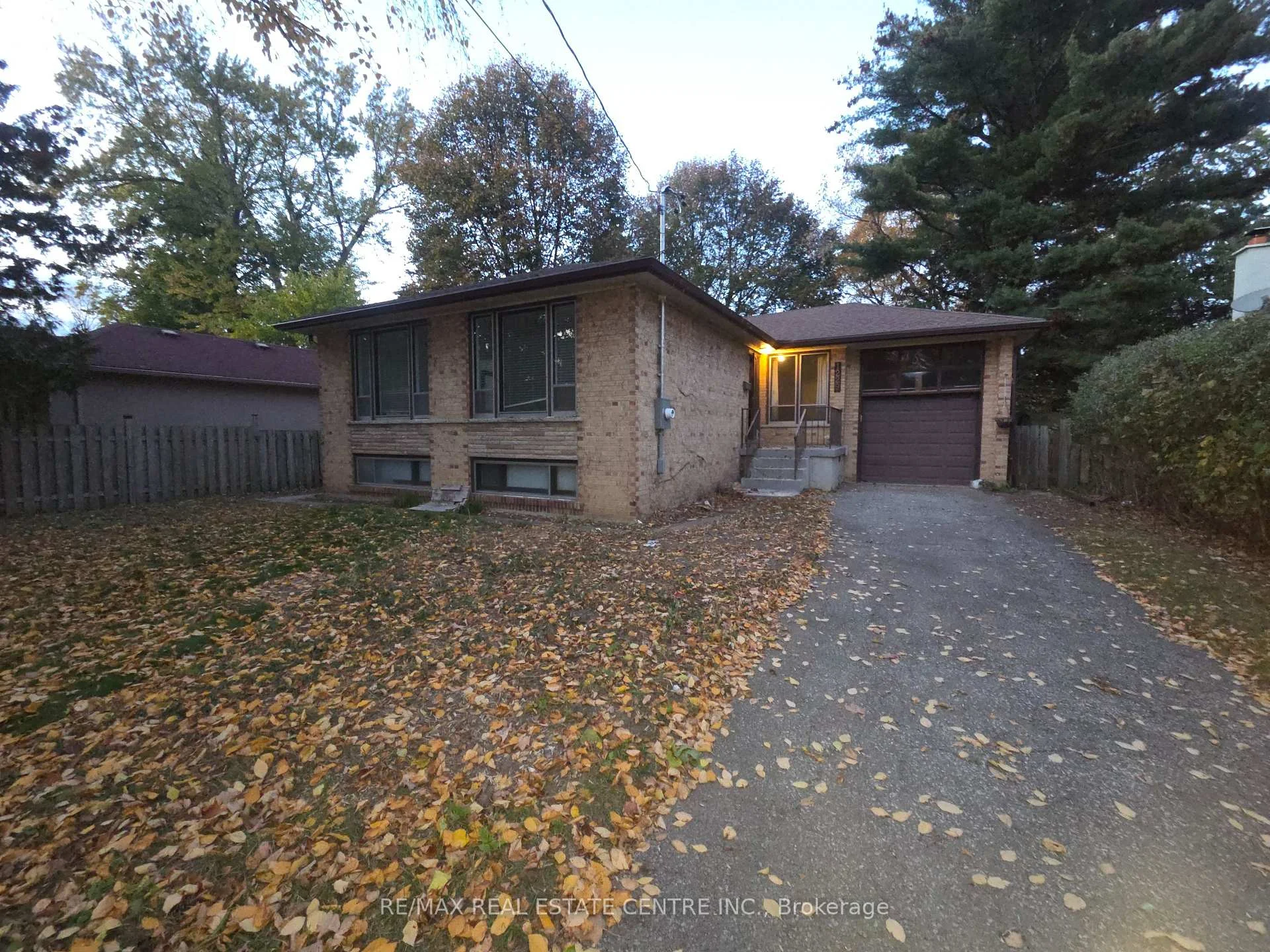 Photo of upper, 1229 Welwyn Drive