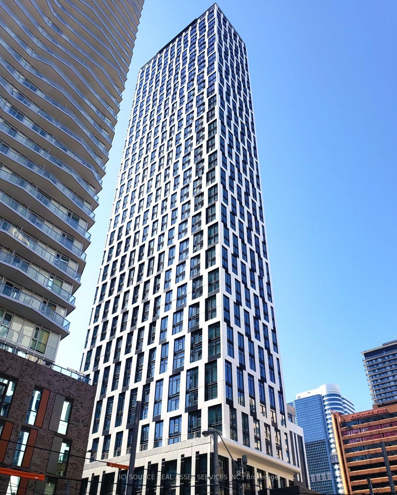 Front of Unit 1006, 252 Church Street