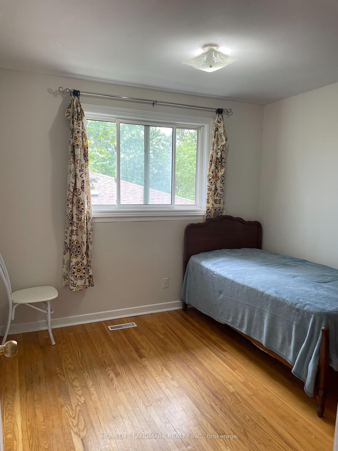Photo 8 of 1245 Shamir Crescent, Mississauga, Erindale — HOMEH