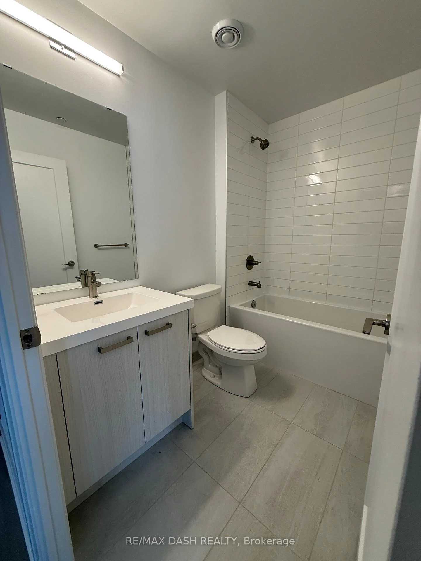 Photo 20 of Unit 3611, 20 Soudan Avenue, Toronto, Mount Pleasant West — HOMEH
