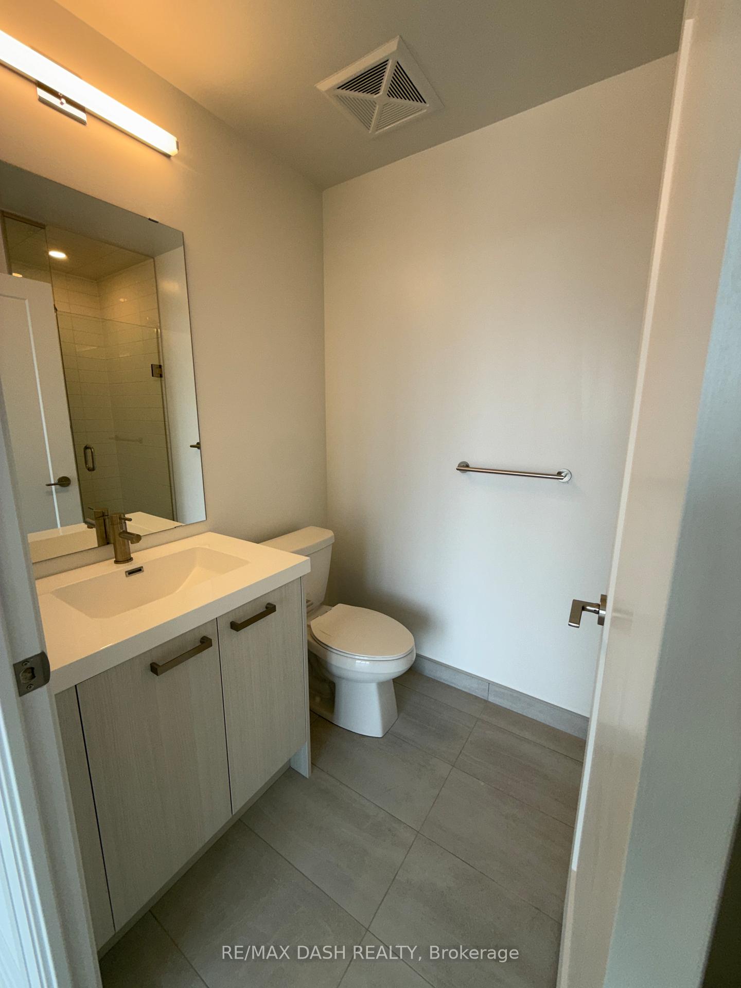 Photo 6 of Unit 3603, 20 Soudan Avenue, Toronto, Mount Pleasant West — HOMEH
