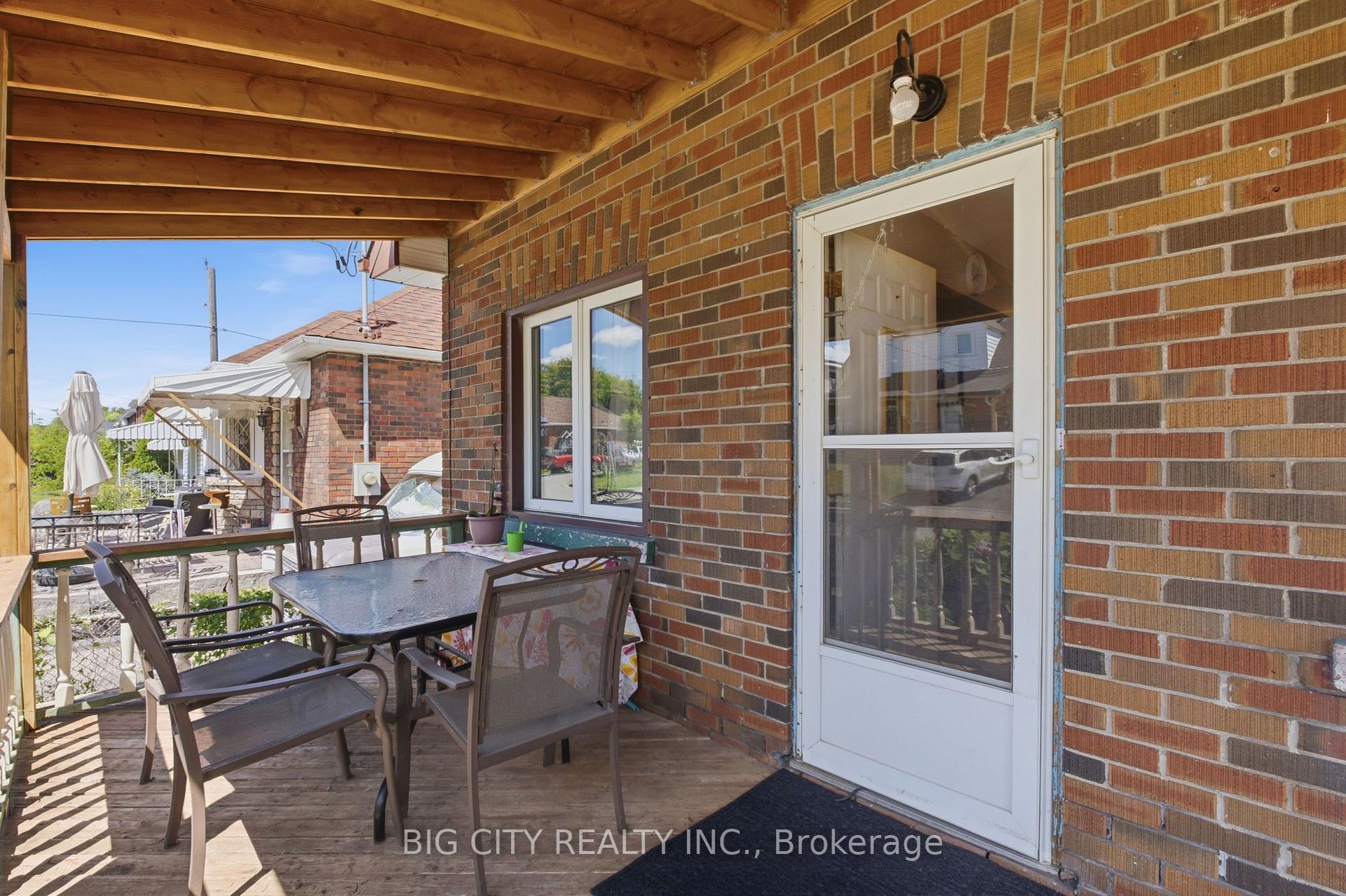 Photo 5 of 261 Clarke Street, Oshawa, Central — HOMEH