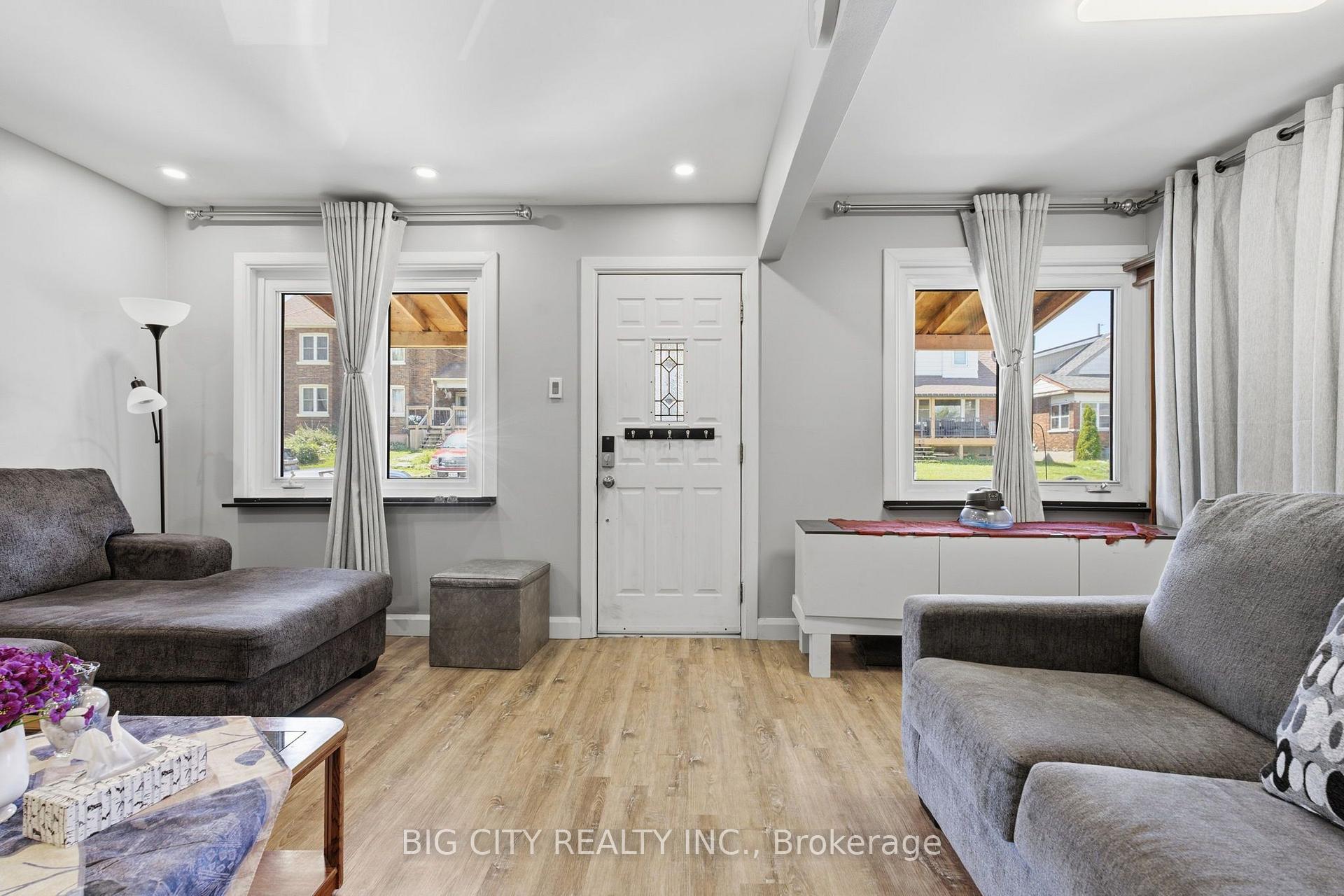Photo 6 of 261 Clarke Street, Oshawa, Central — HOMEH