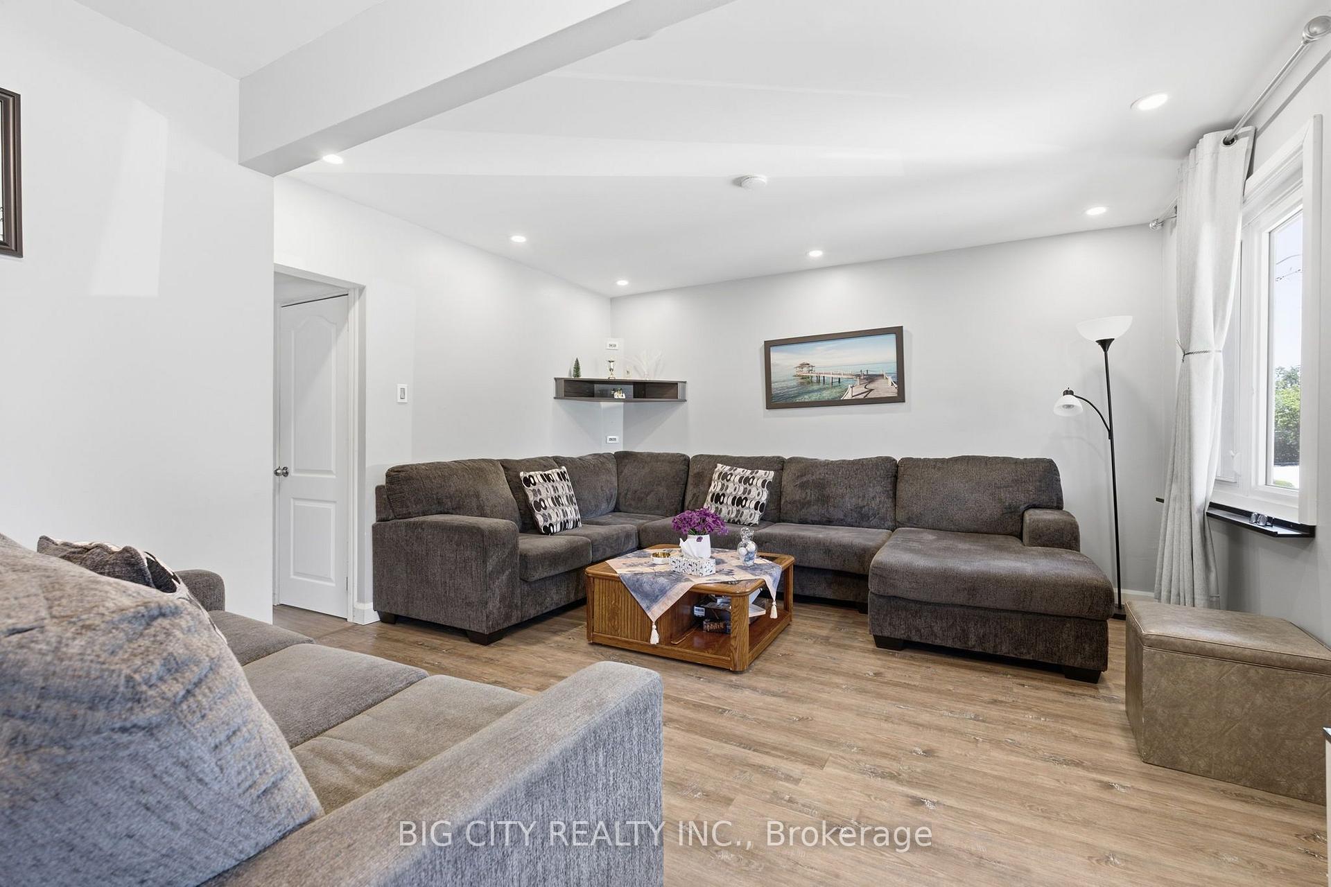 Photo 8 of 261 Clarke Street, Oshawa, Central — HOMEH