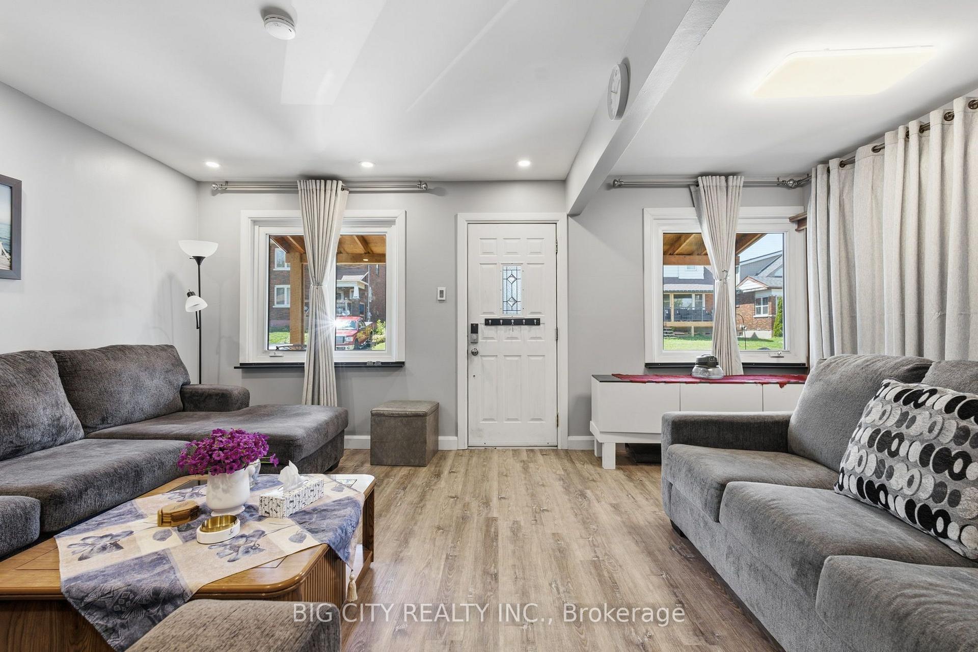 Photo 10 of 261 Clarke Street, Oshawa, Central — HOMEH