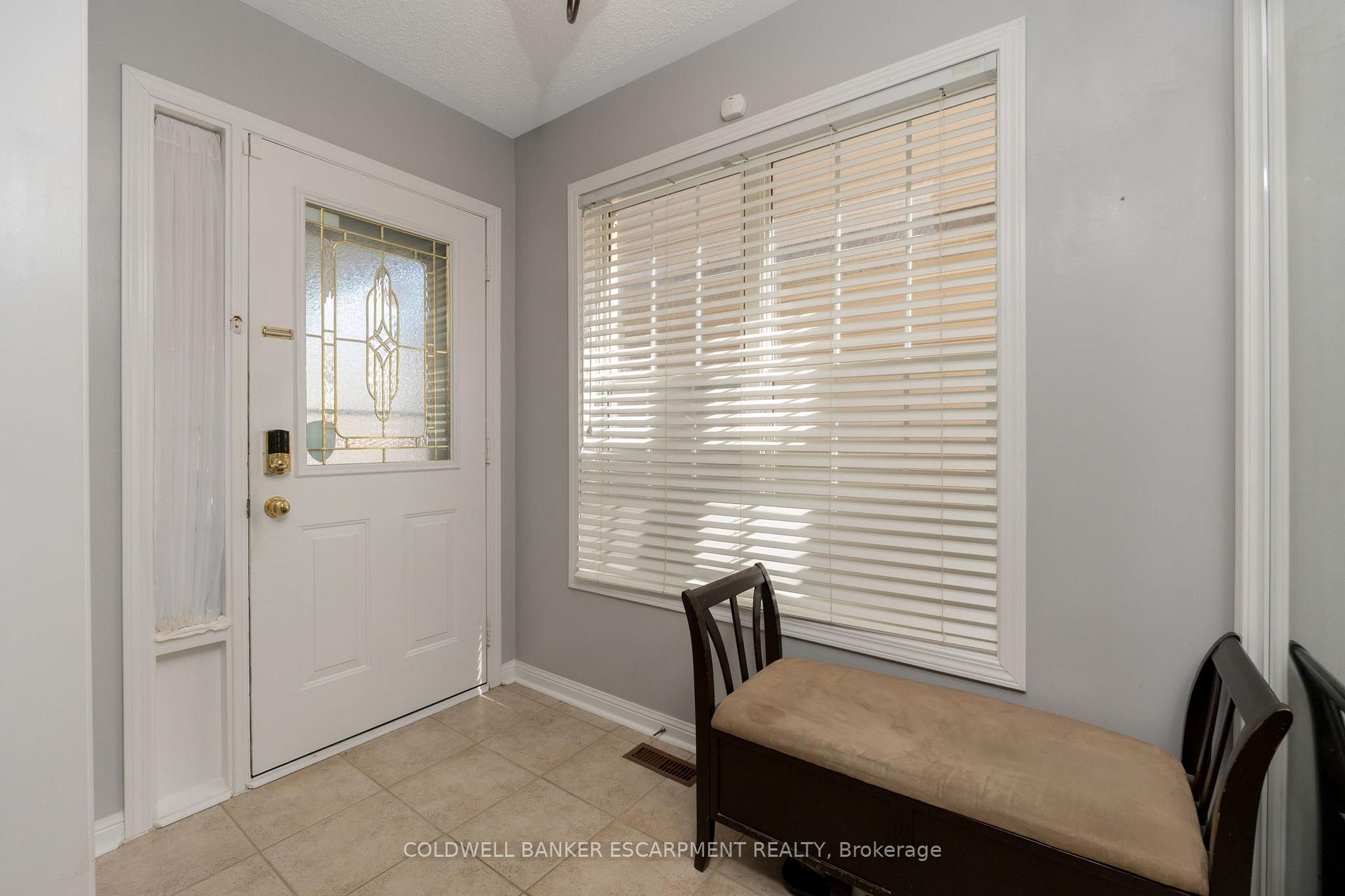 Photo 5 of 593 Caverhill Crescent, Milton, Clarke — HOMEH