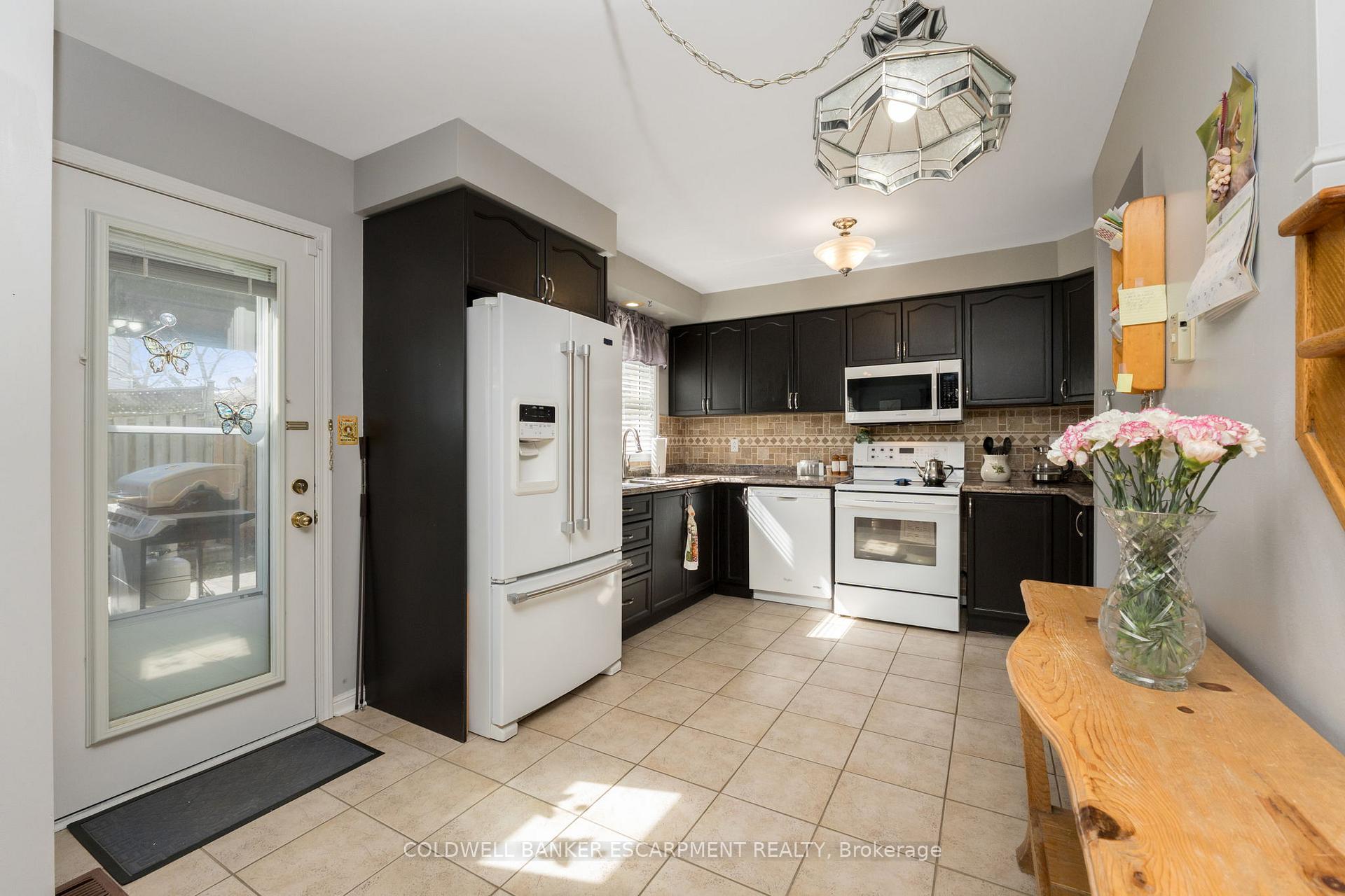 Photo 14 of 593 Caverhill Crescent, Milton, Clarke — HOMEH