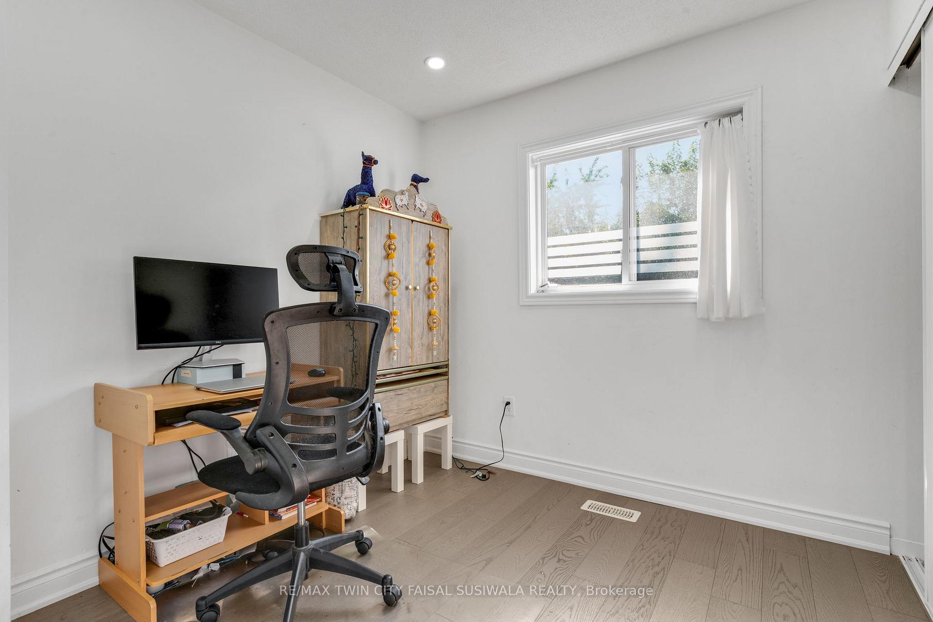 Photo 20 of 100 Anglerock Drive, Cambridge, Fiddlesticks — HOMEH