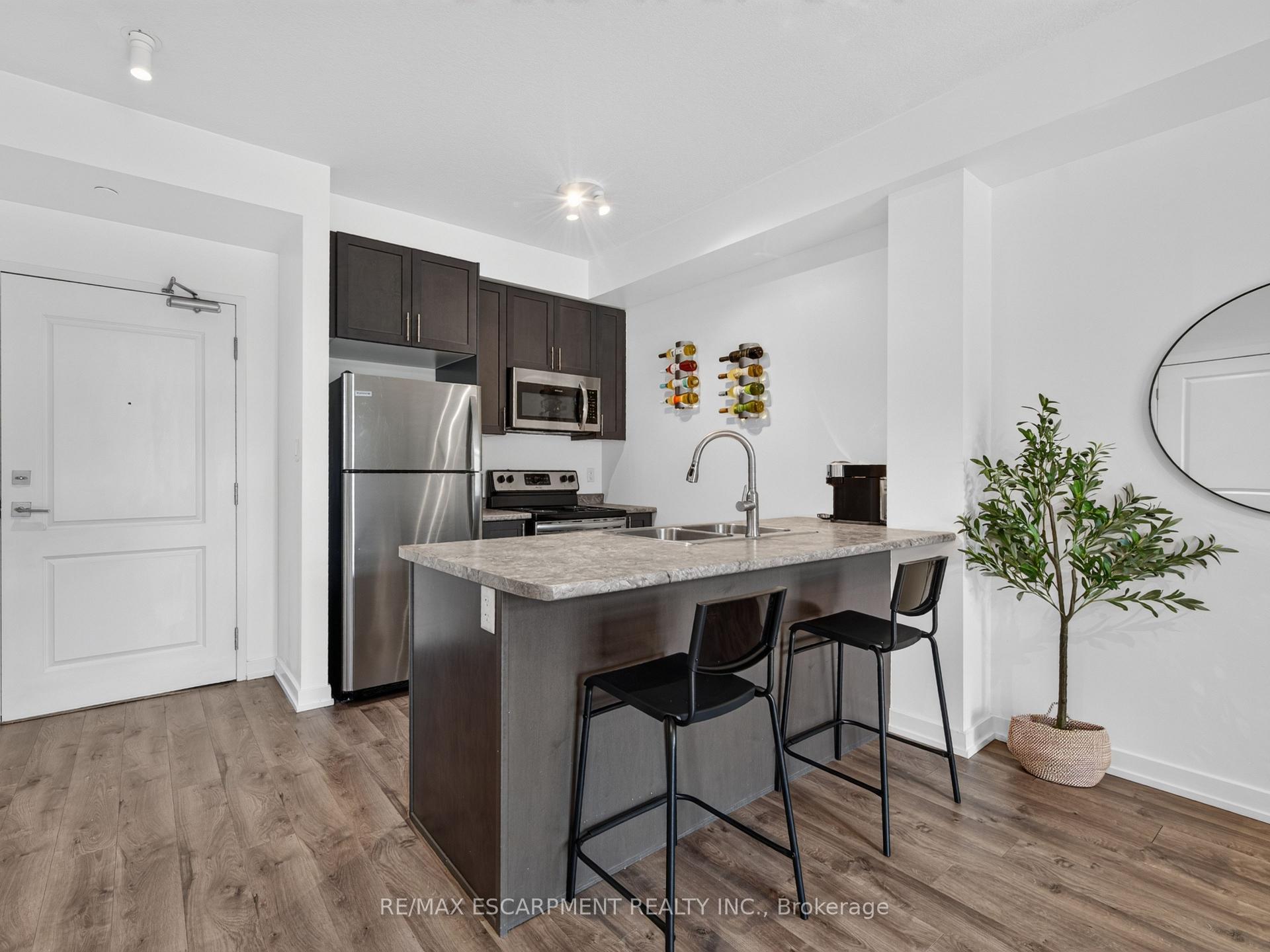 Photo of Unit 123, 101 Shoreview Place