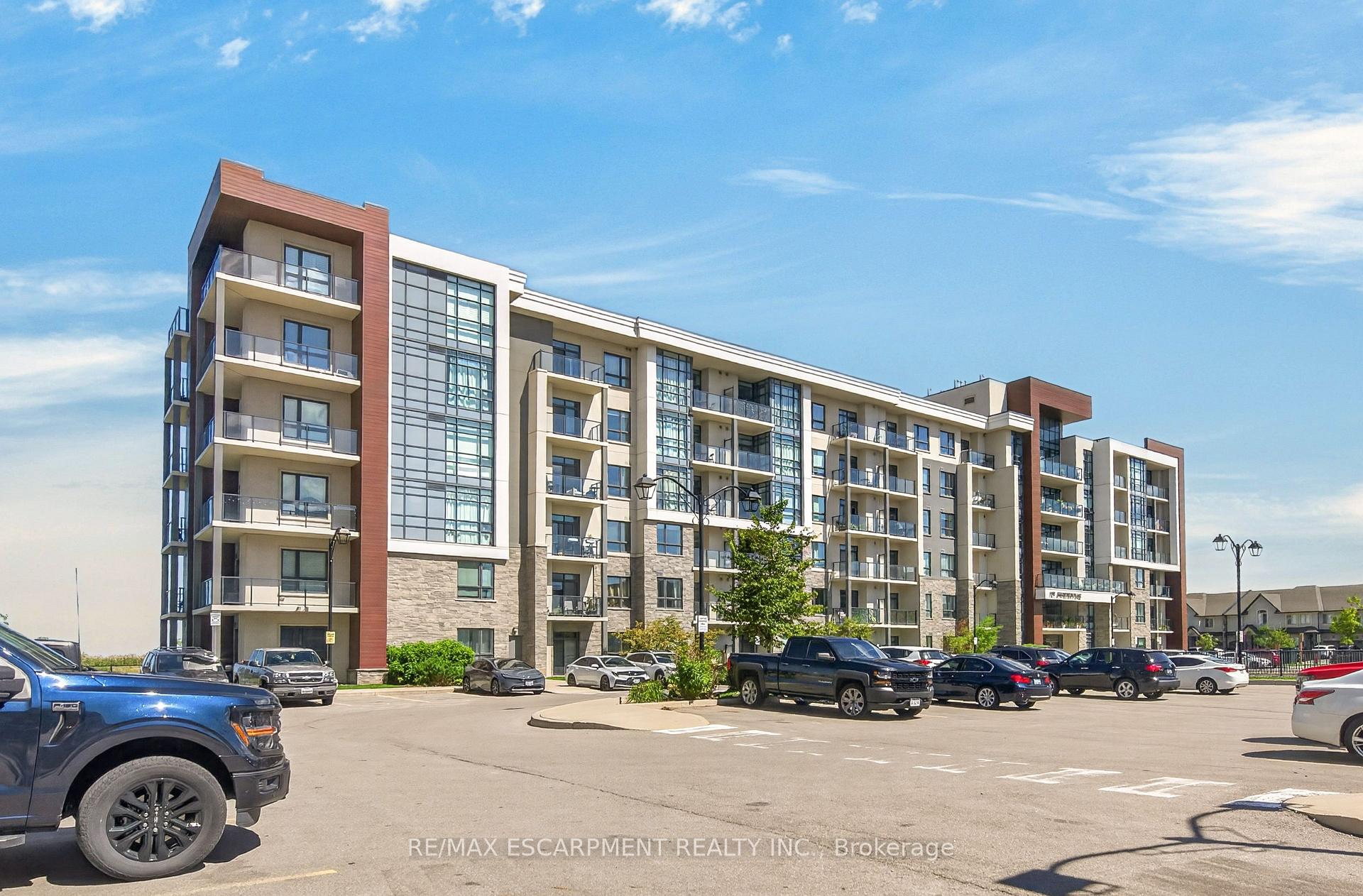 Photo 4 of Unit 123, 101 Shoreview Place, Hamilton, Lakeshore — HOMEH