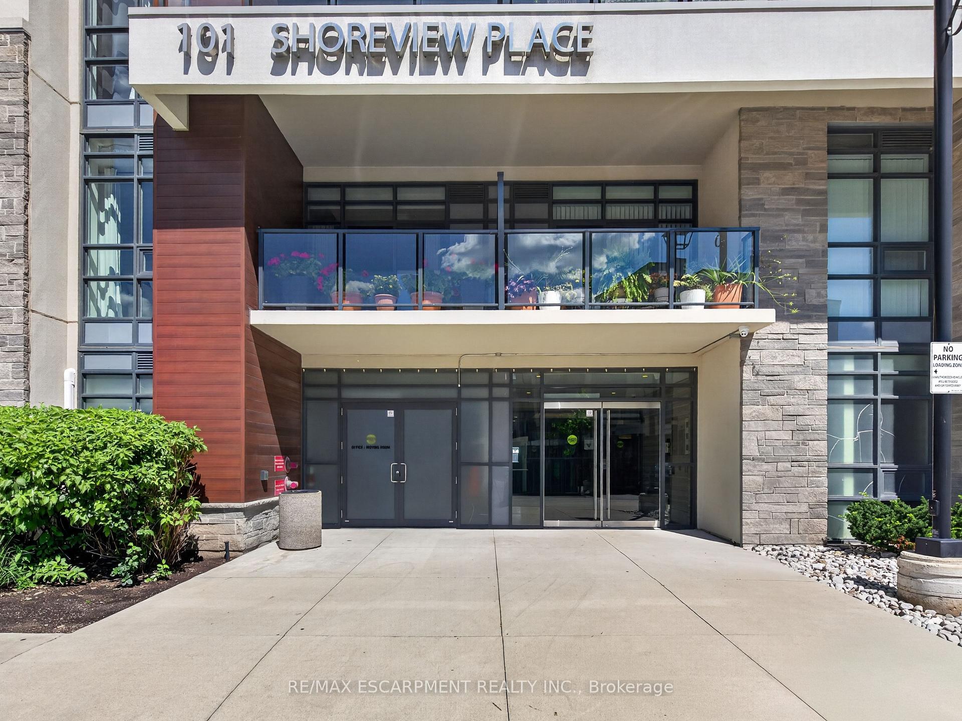 Photo 5 of Unit 123, 101 Shoreview Place, Hamilton, Lakeshore — HOMEH