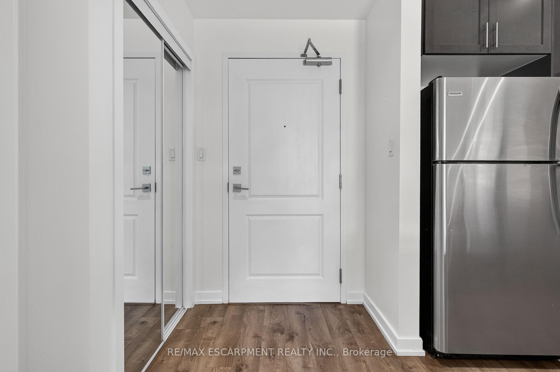Photo 8 of Unit 123, 101 Shoreview Place, Hamilton, Lakeshore — HOMEH