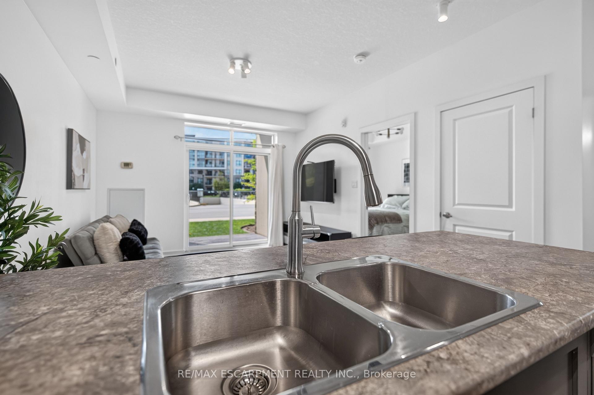 Photo 10 of Unit 123, 101 Shoreview Place, Hamilton, Lakeshore — HOMEH