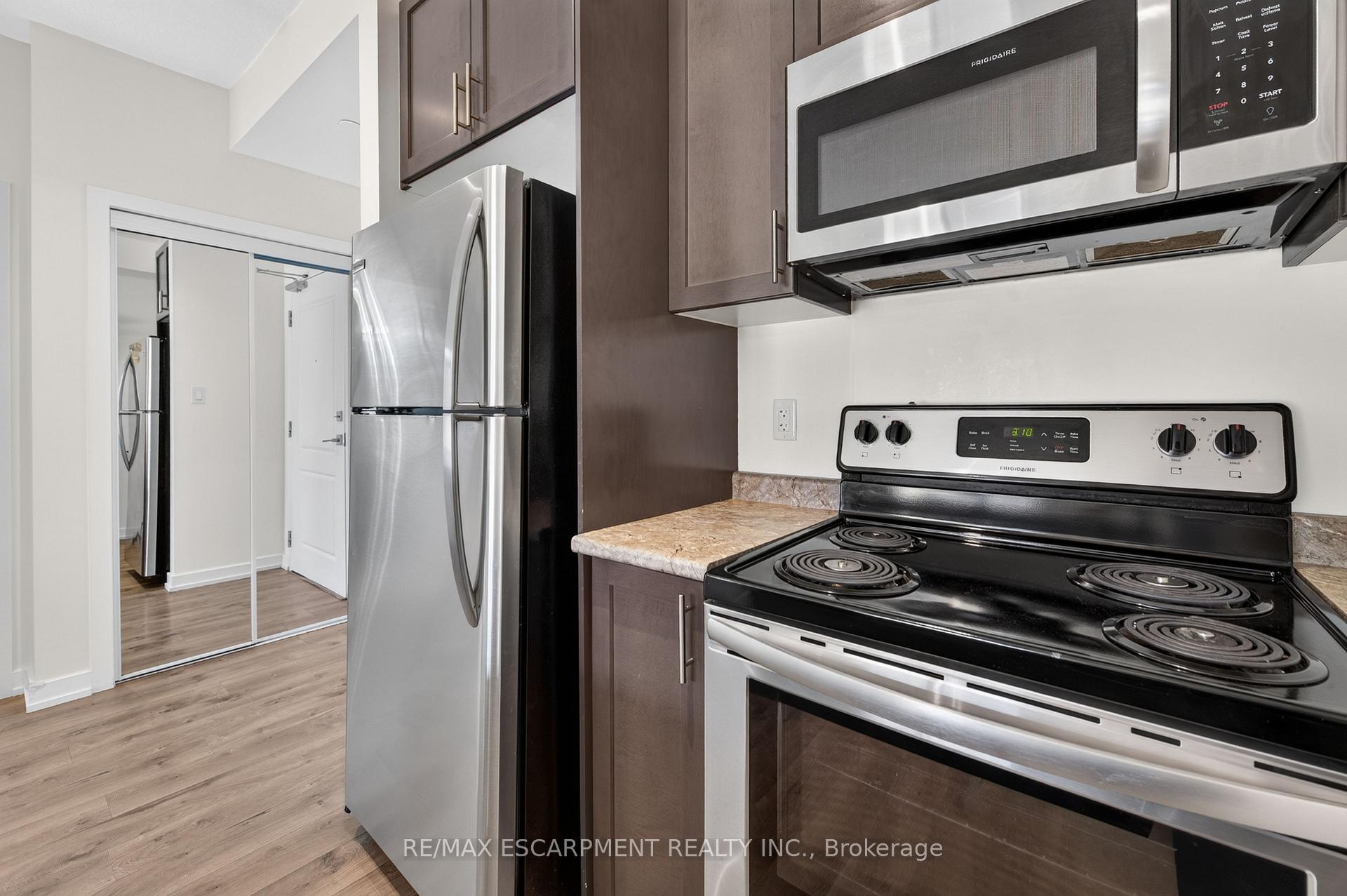 Photo 11 of Unit 123, 101 Shoreview Place, Hamilton, Lakeshore — HOMEH