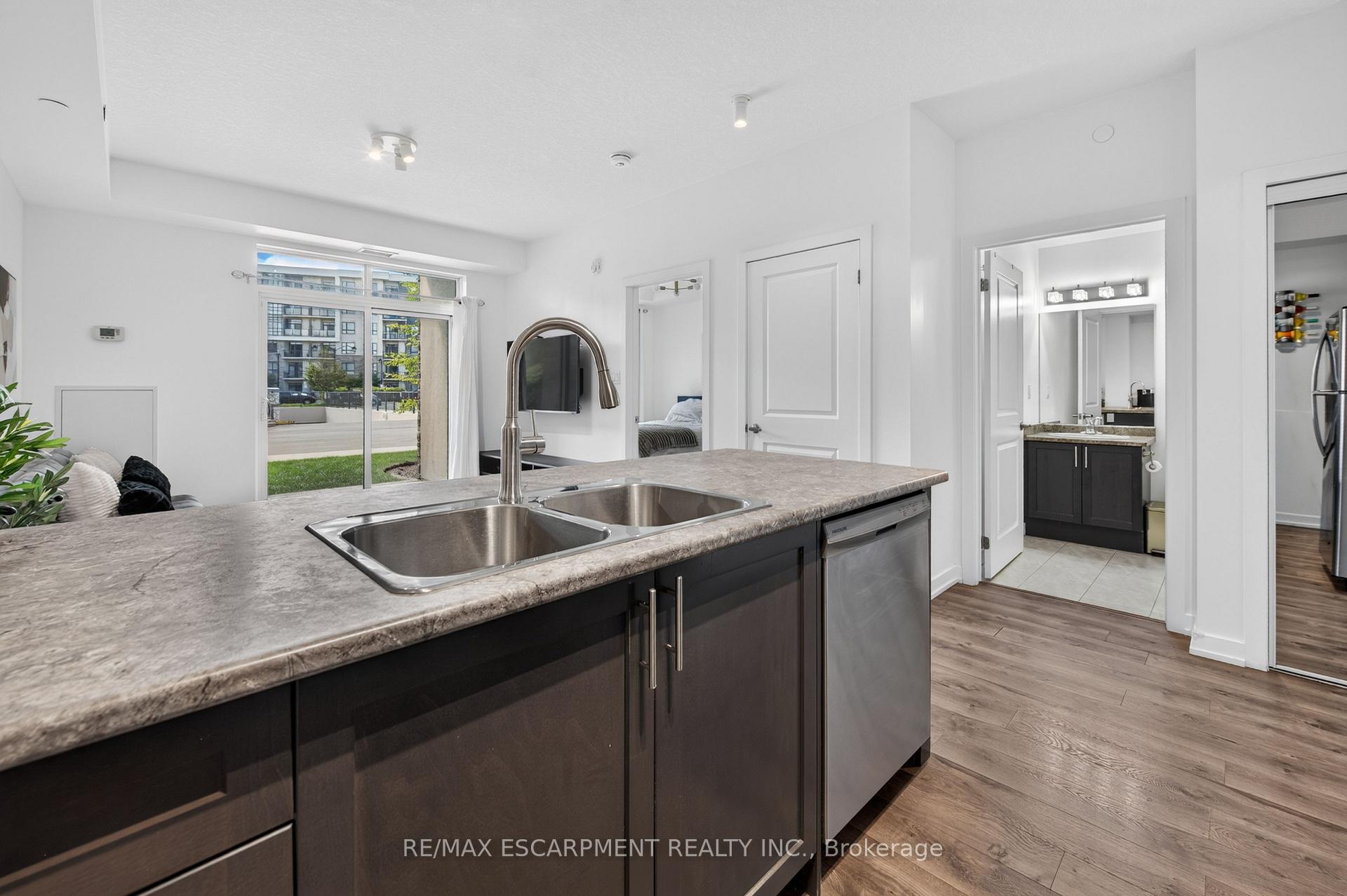 Photo 12 of Unit 123, 101 Shoreview Place, Hamilton, Lakeshore — HOMEH